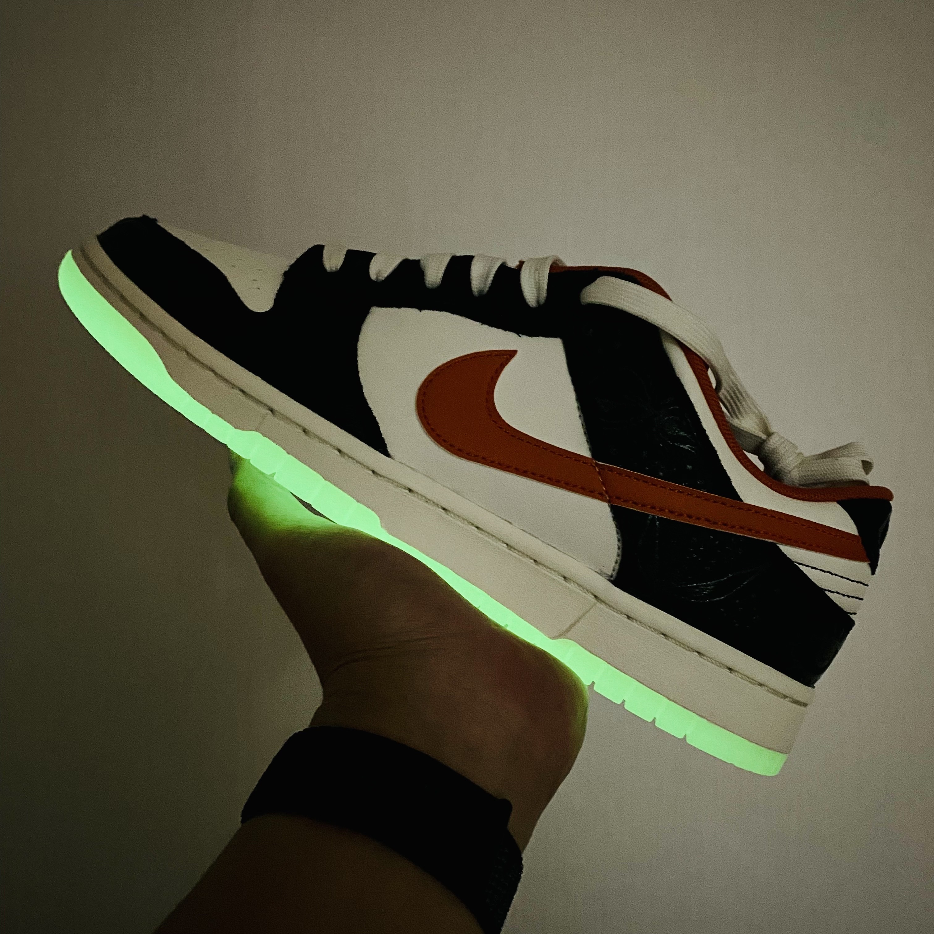 Nike Dunk Low Retro PRM Halloween 착용 스타일 - 2