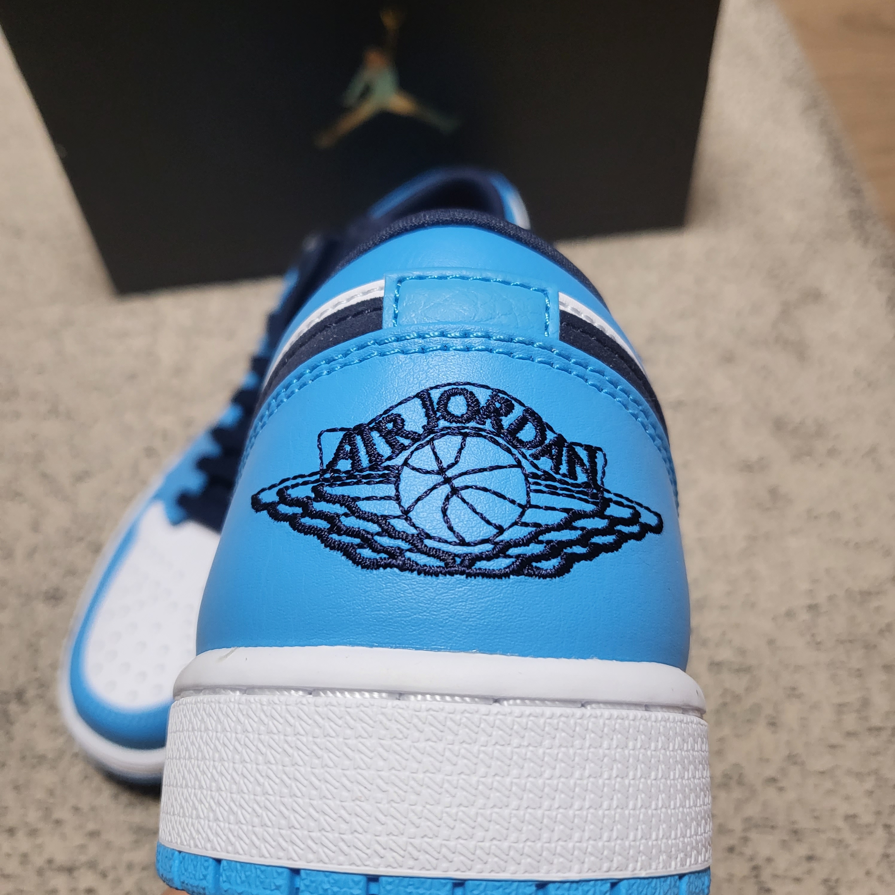 Jordan 1 Low Dark Powder Blue 착용 스타일 - 1