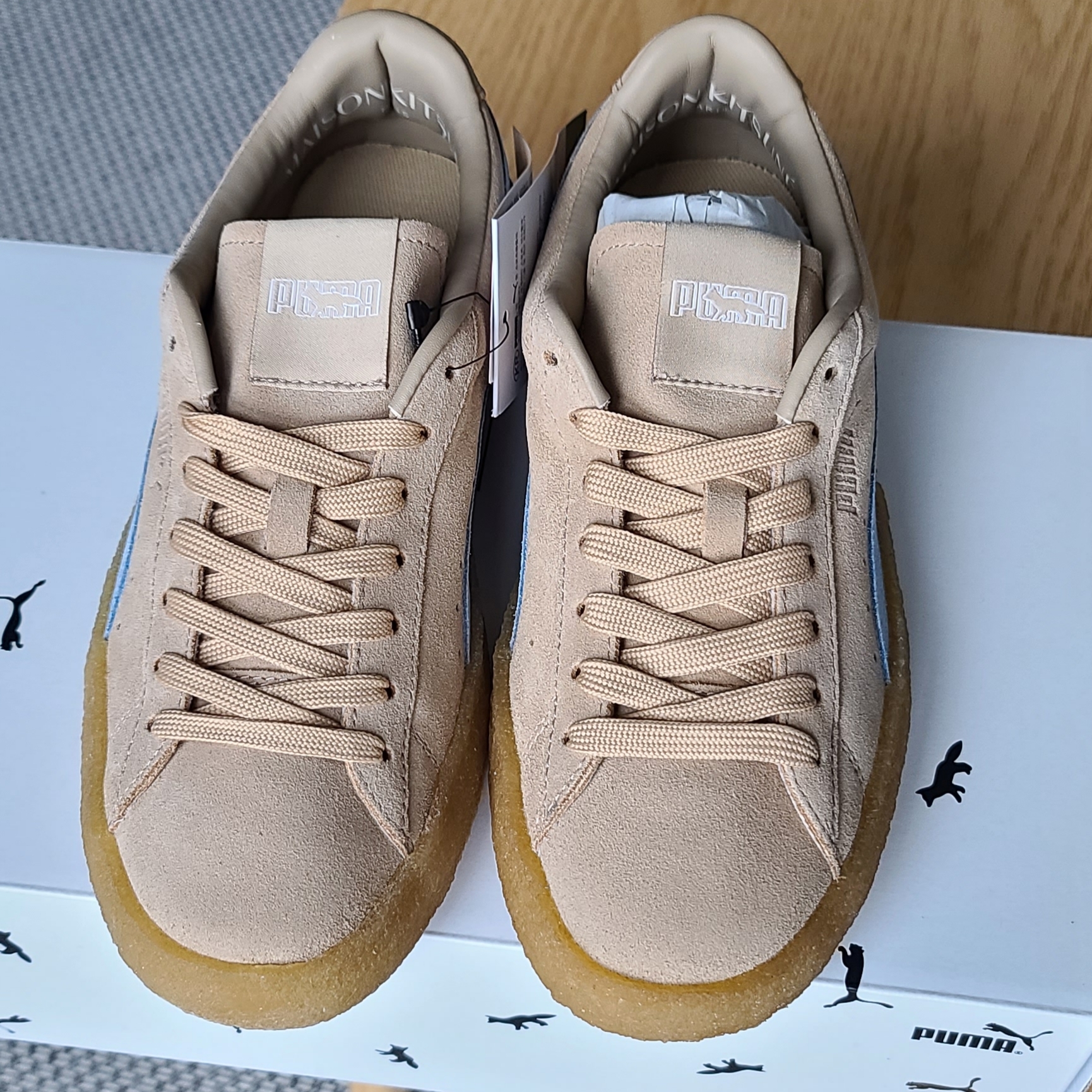 Puma x Maison Kitsune Suede Crepe Travertine 착용 스타일
