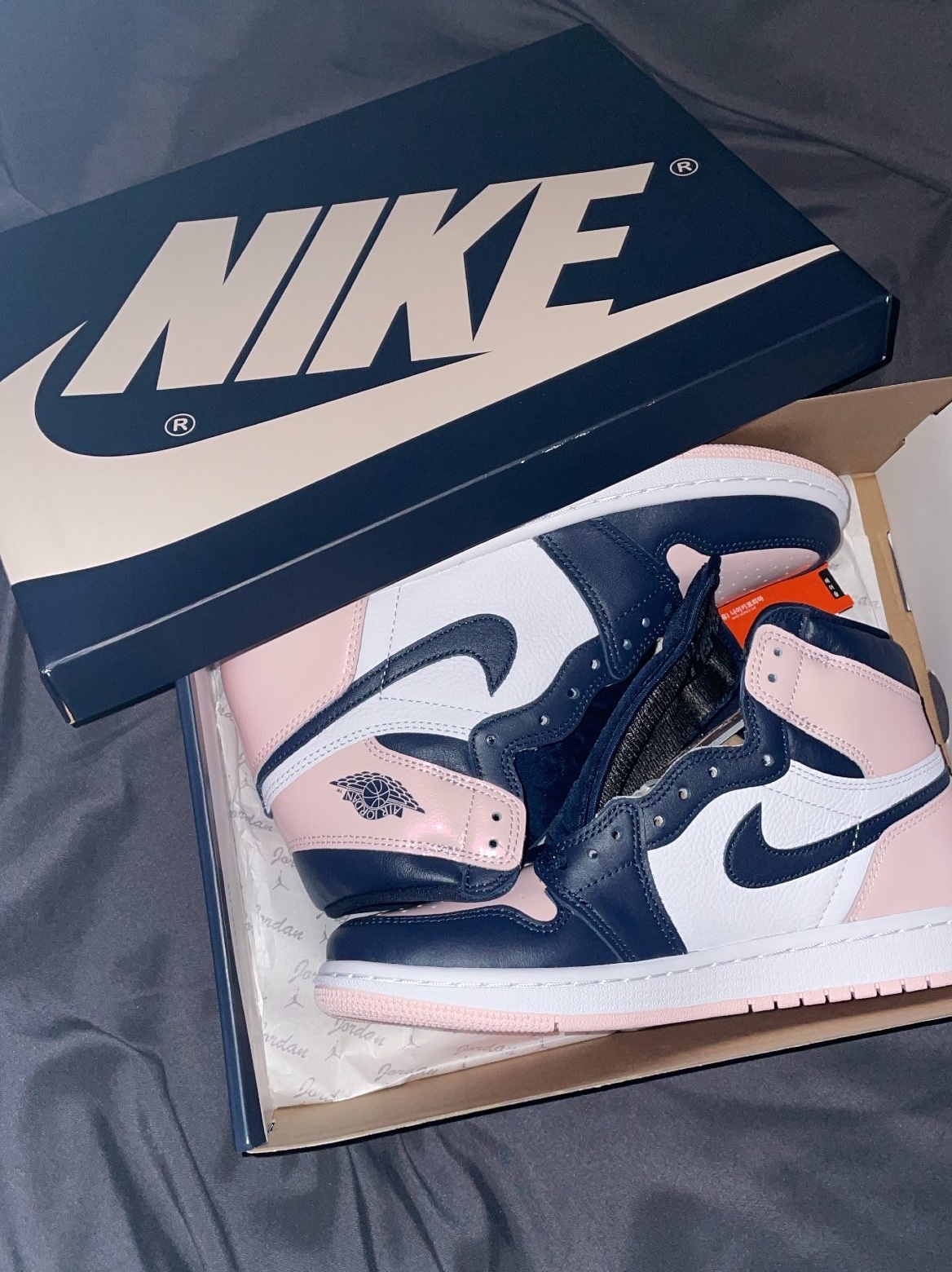 (W) Jordan 1 Retro High OG Atmosphere 착용 스타일 - 1