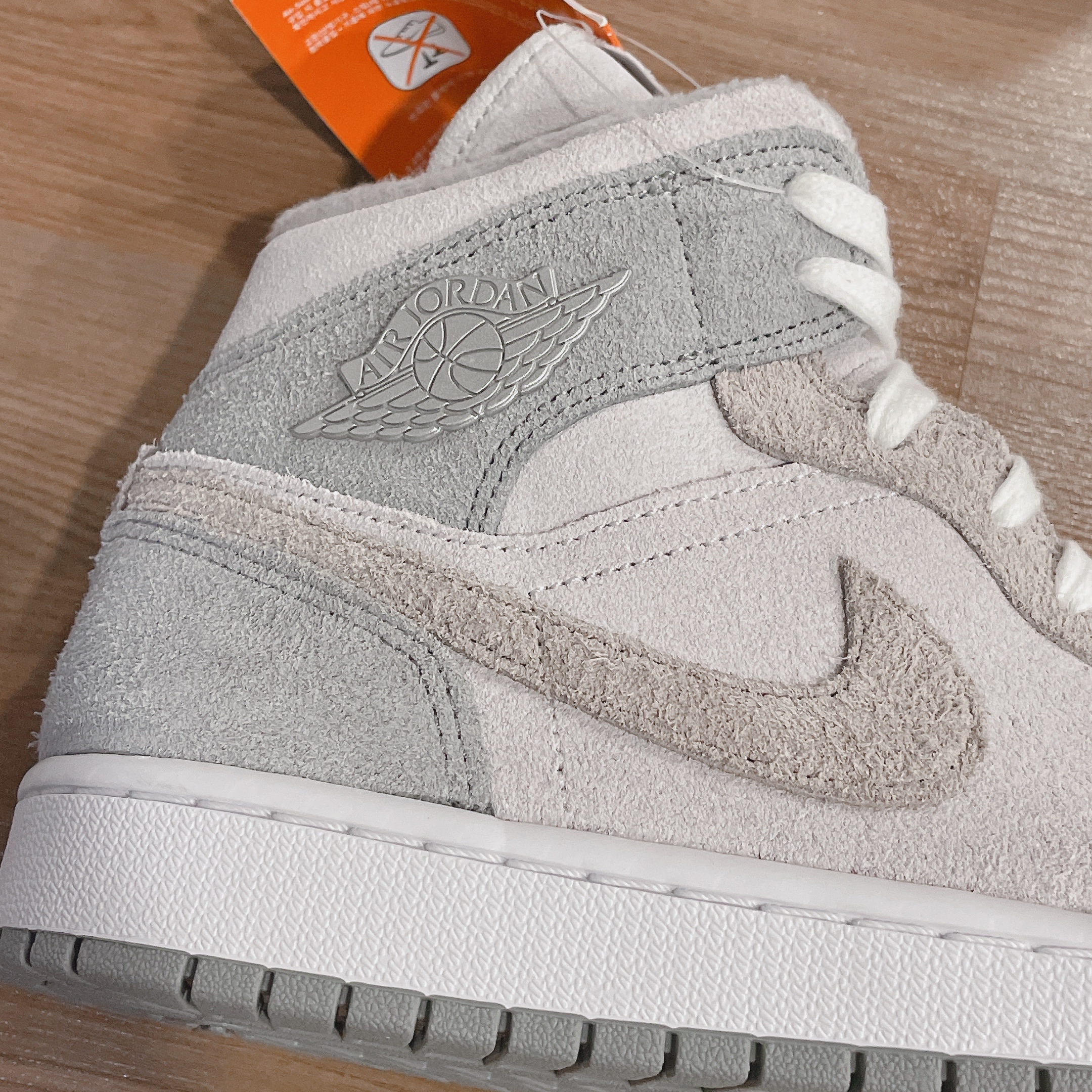 (W) Jordan 1 Mid SE Particle Grey 착용 스타일 - 2