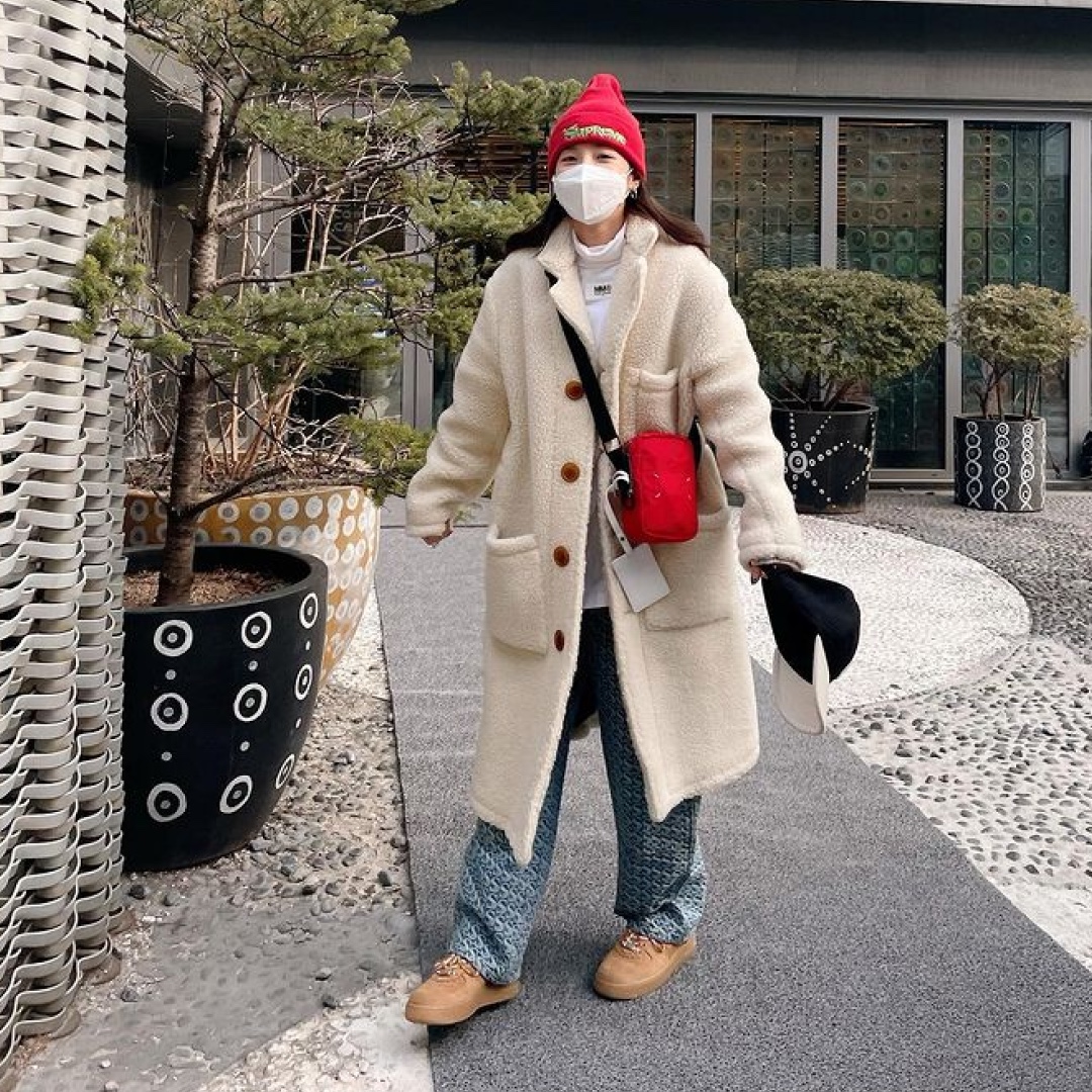 Nike x Supreme Air Force 1 Low Flax, Supreme Shrek Beanie Cardinal - 21FW 착용 스타일 - 2