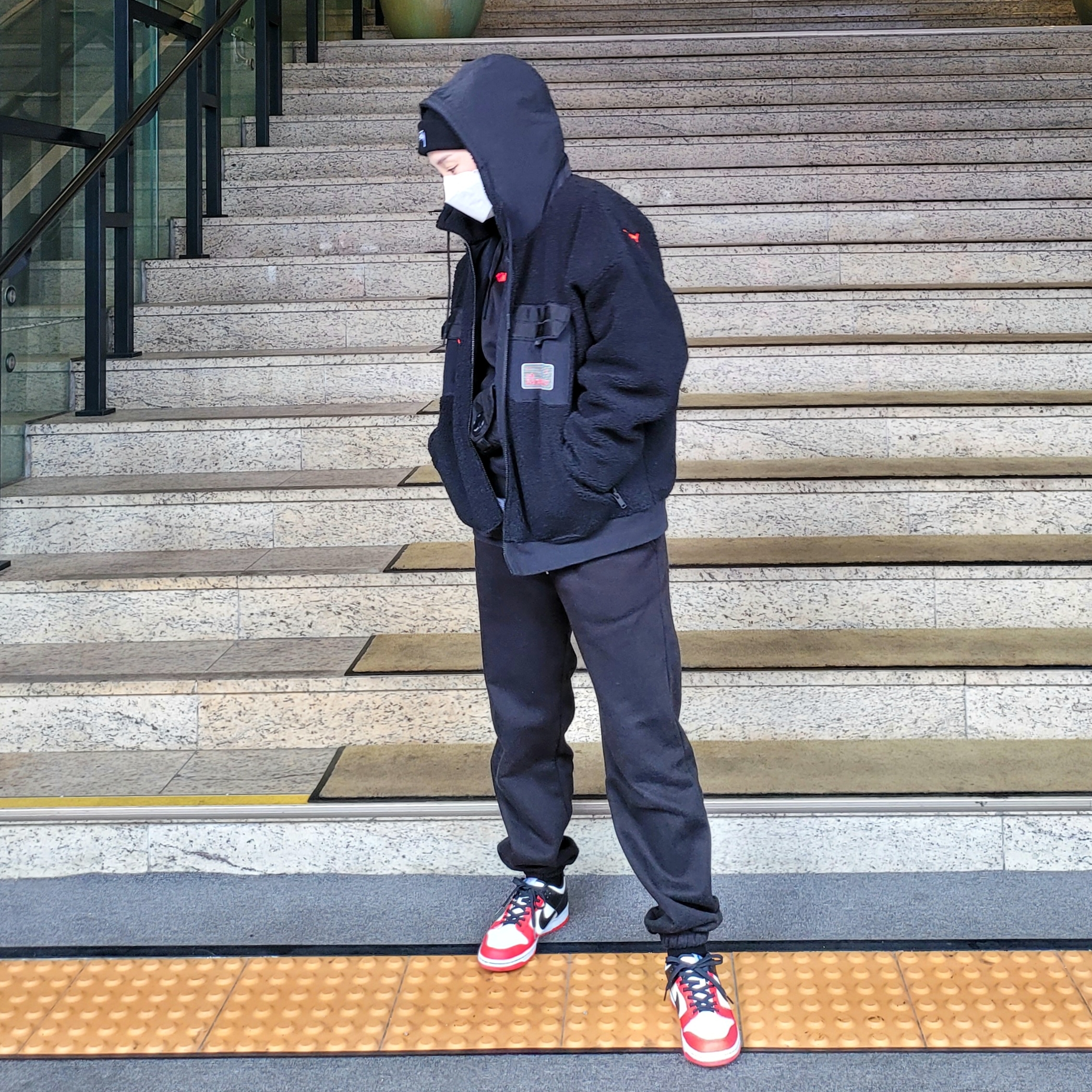 (GS) Nike x NBA Dunk Low Black and Chile Red, Nike x NBA Dunk Low Retro EMB Black and Chile Red 착용 스타일 - 2