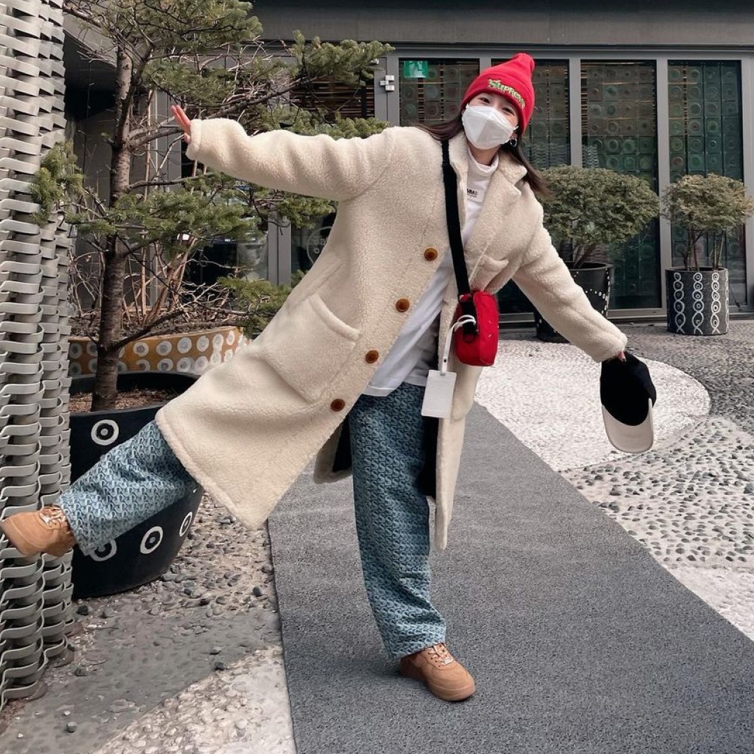 Nike x Supreme Air Force 1 Low Flax, Supreme Shrek Beanie Cardinal - 21FW 착용 스타일 - 4
