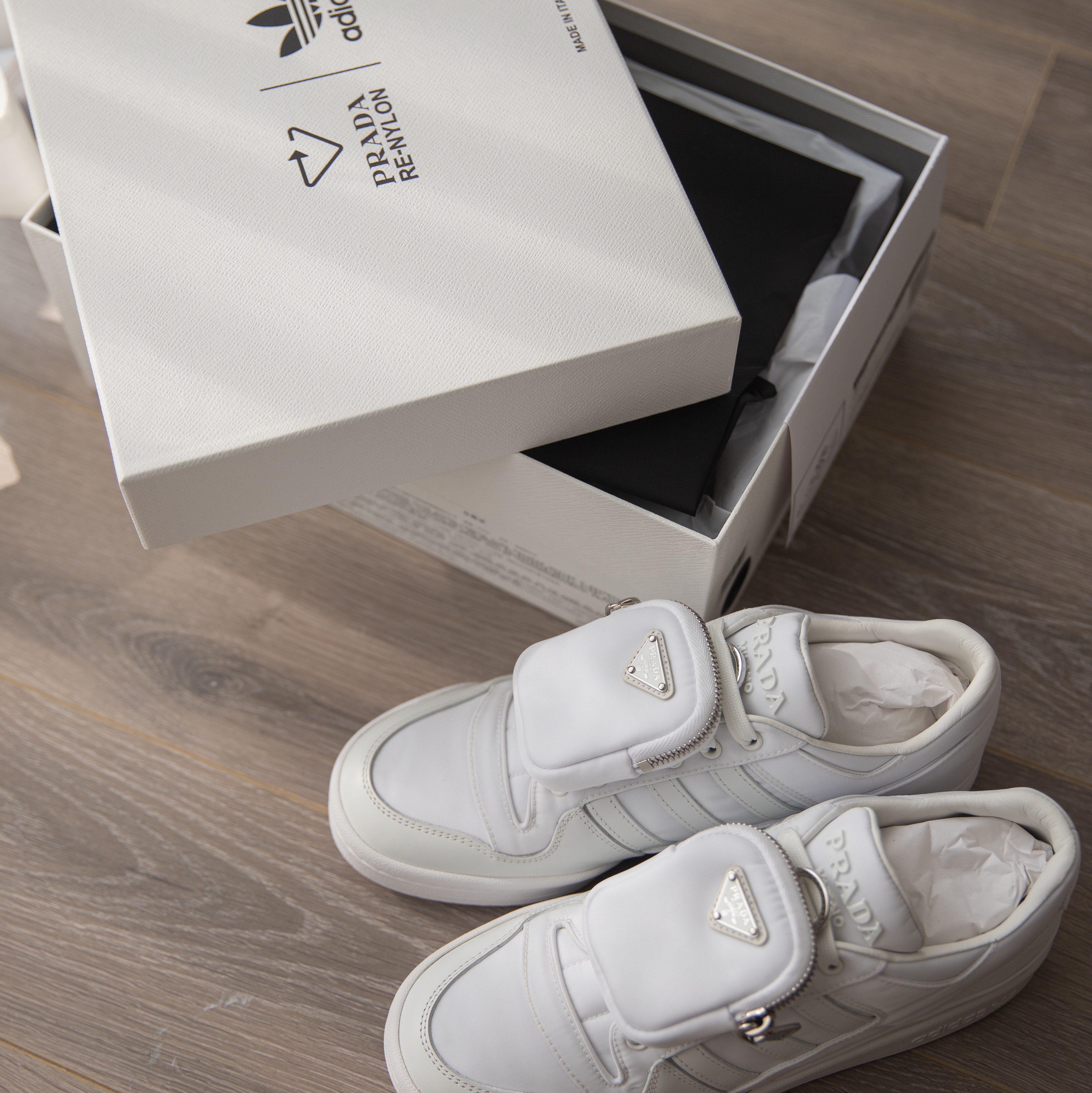 Adidas x Prada Re-Nylon Forum High White 착용 스타일 - 3
