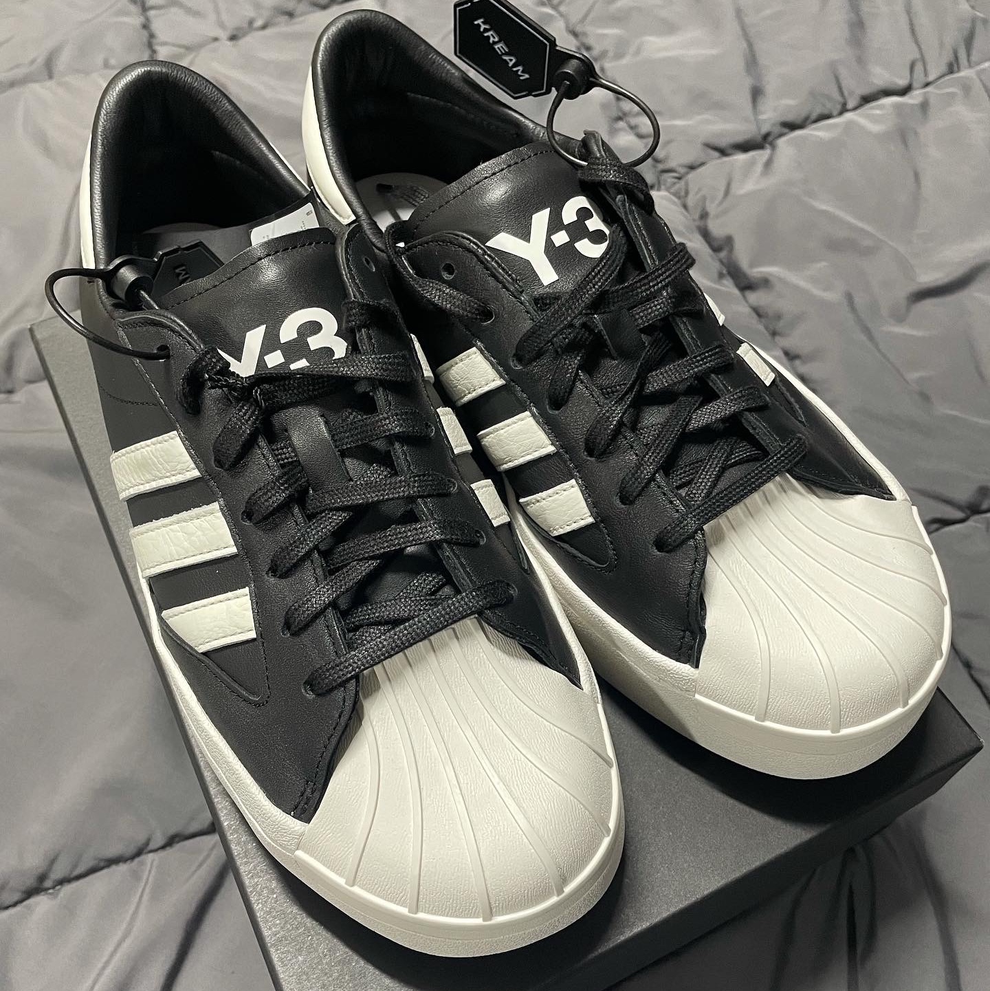 Y-3 Yohji Star Black White 착용 스타일
