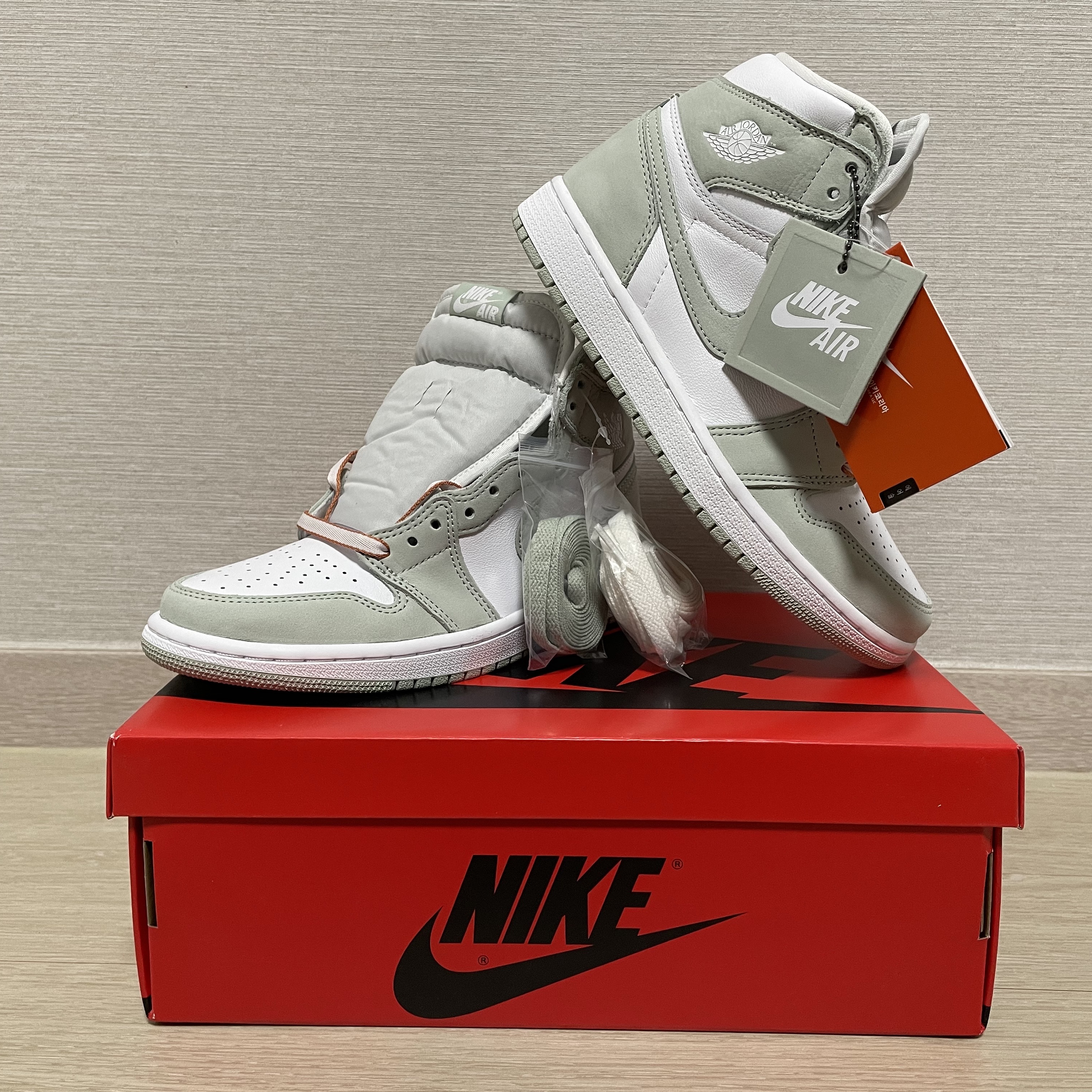 (W) Jordan 1 Retro High OG Seafoam 착용 스타일