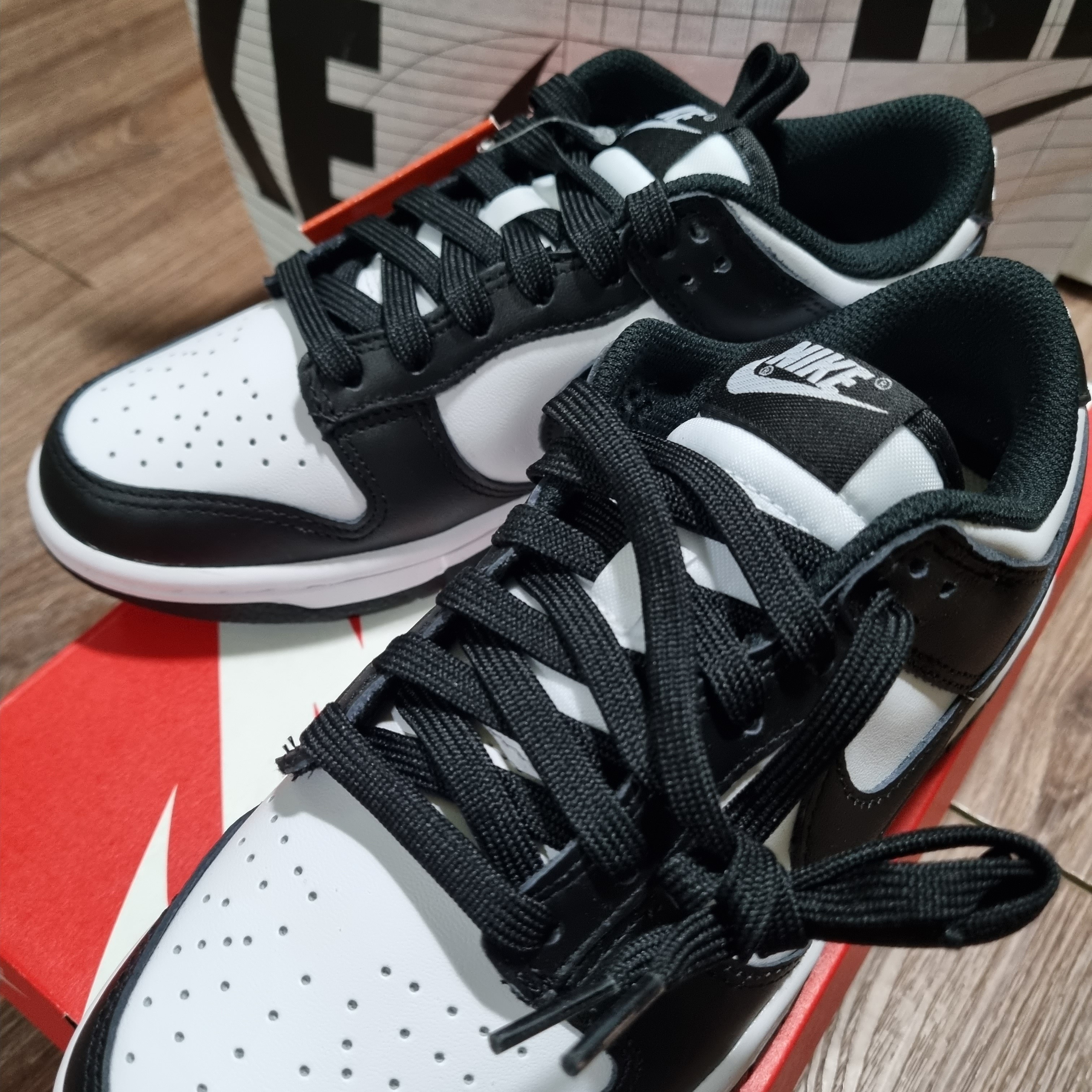(W) Nike Dunk Low Black 착용 스타일 - 2