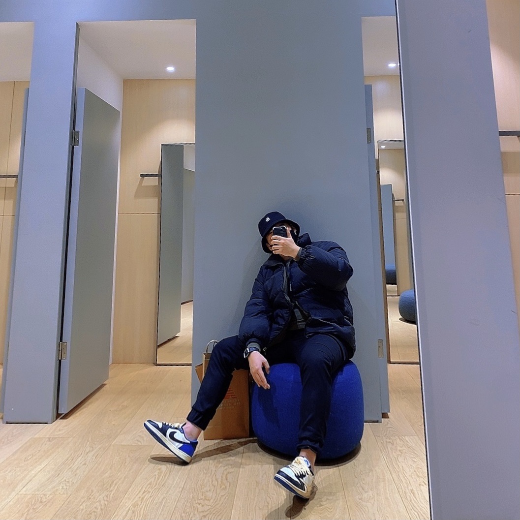 Jordan 1 x Travis Scott x Fragment Retro Low OG SP Military Blue 착용 스타일
