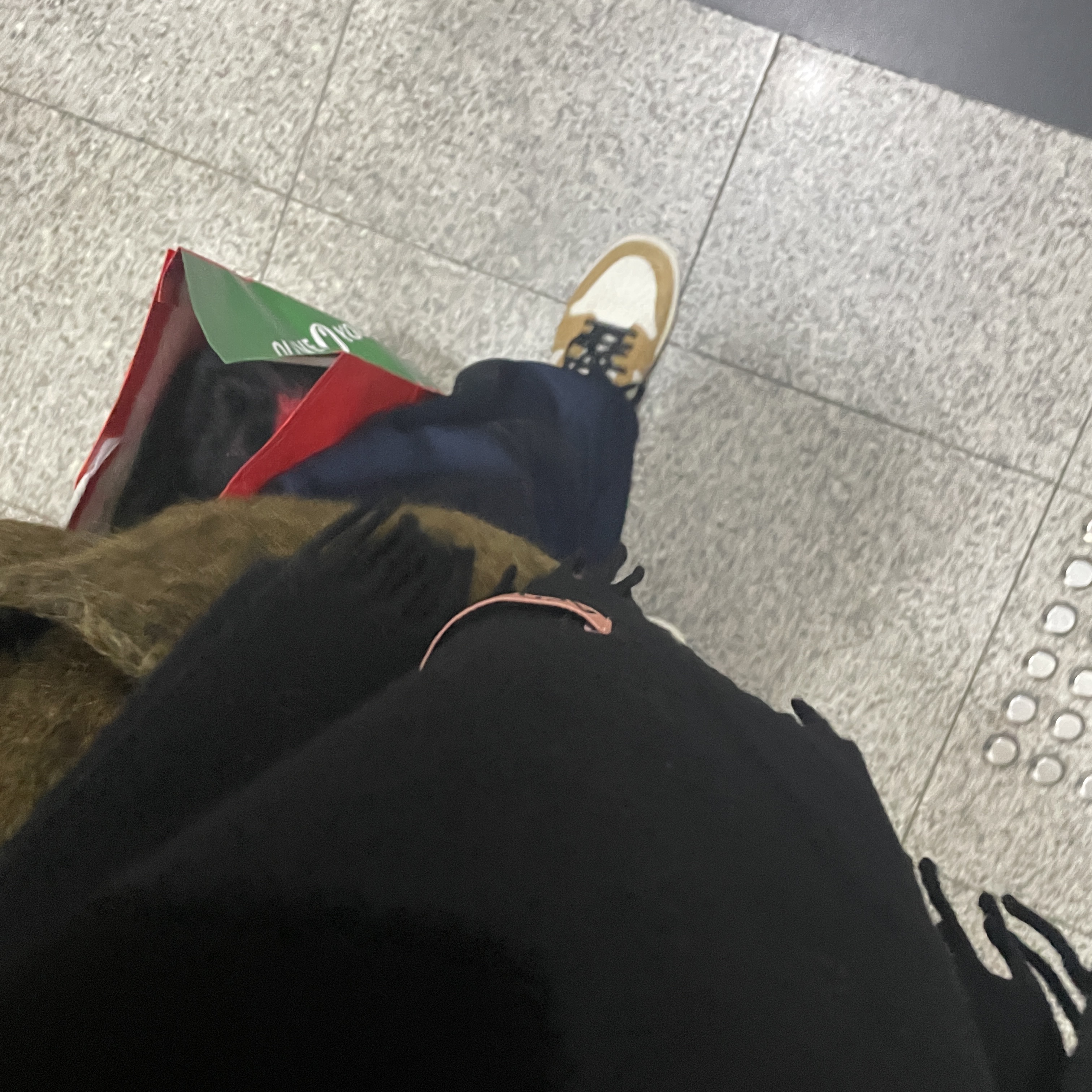 Needles H.D. Track Pants Poly Smooth Navy 착용 스타일