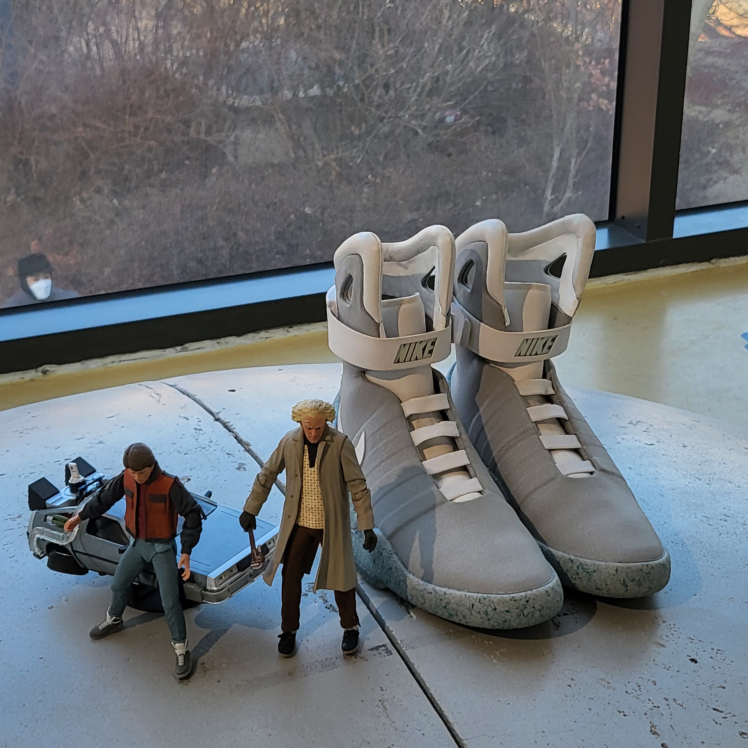 Nike MAG Back to the Future 2011, Jordan 1 OG Chicago 1985 착용 스타일 - 1