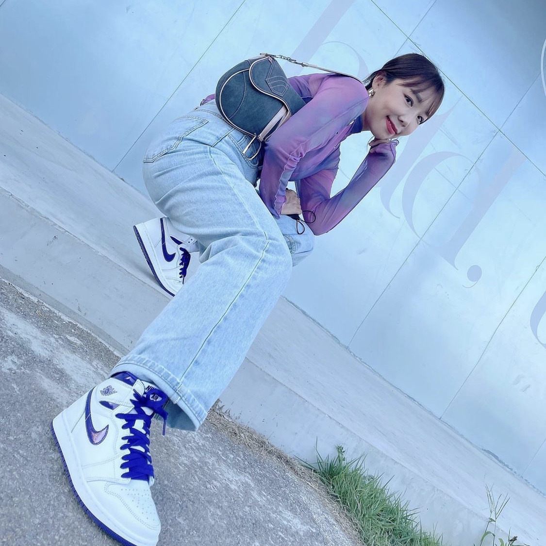 (W) Jordan 1 High OG Court Purple 착용 스타일 - 1
