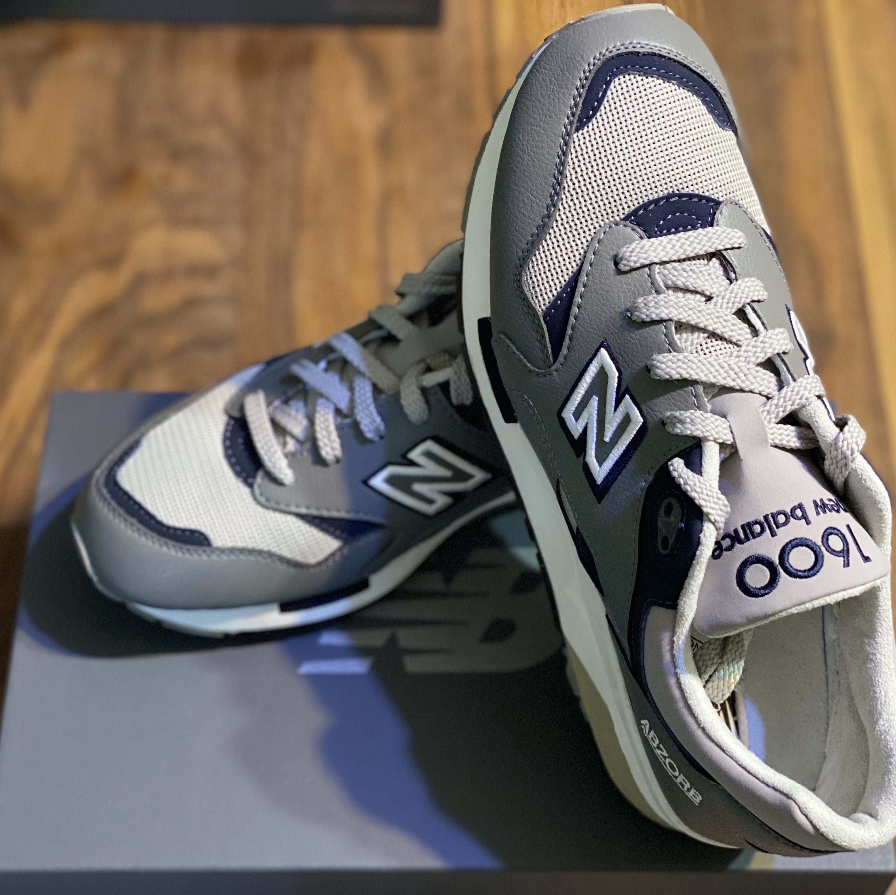 New Balance 1600 Legacy Navy, New Balance 1600 Legacy Grey 착용 스타일 - 3