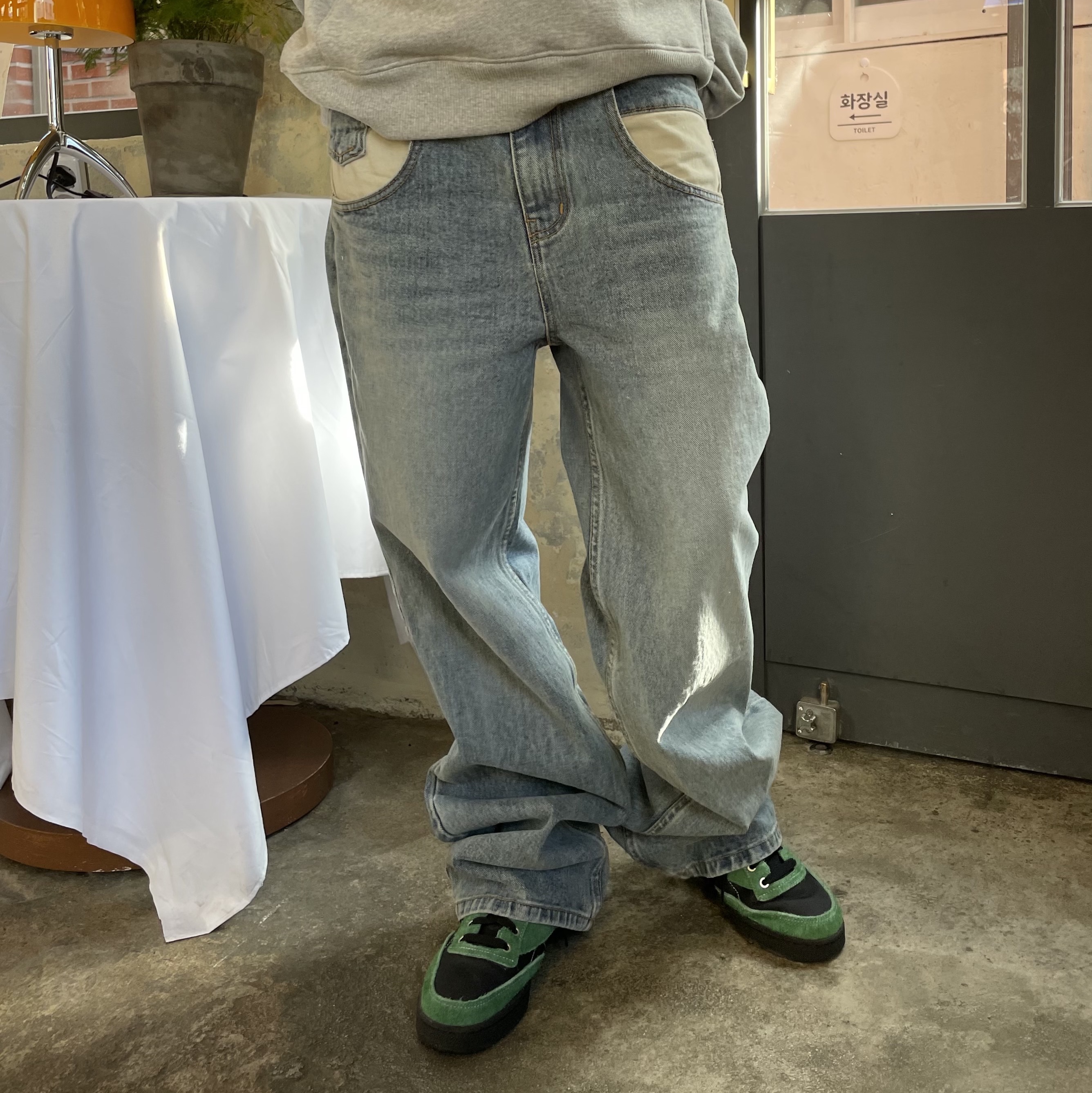 Reebok x Pleasures Club C 85 Black Pine Green 착용 스타일 - 3