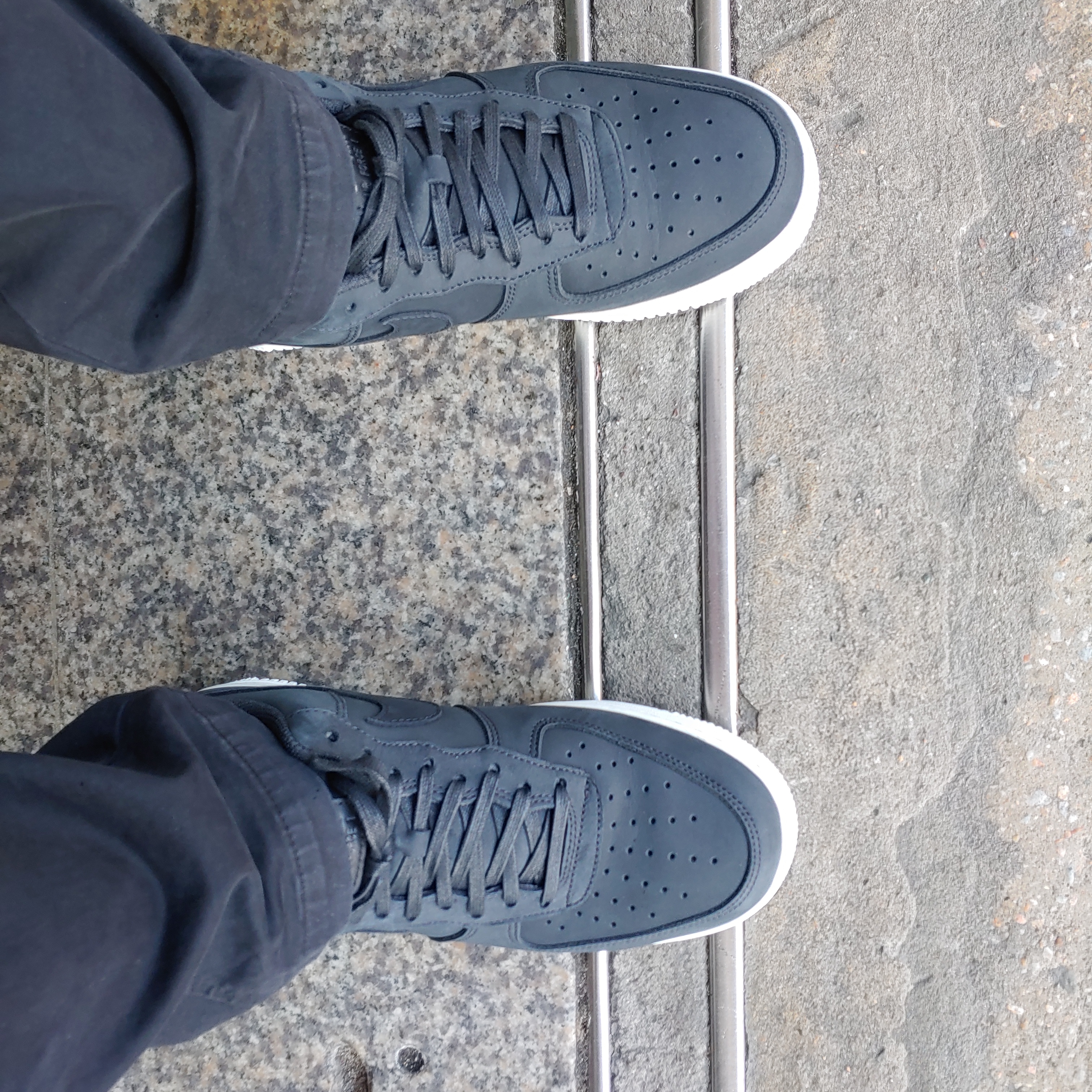 Nike Air Force 1 '07 LX Off Noir 착용 스타일 - 1