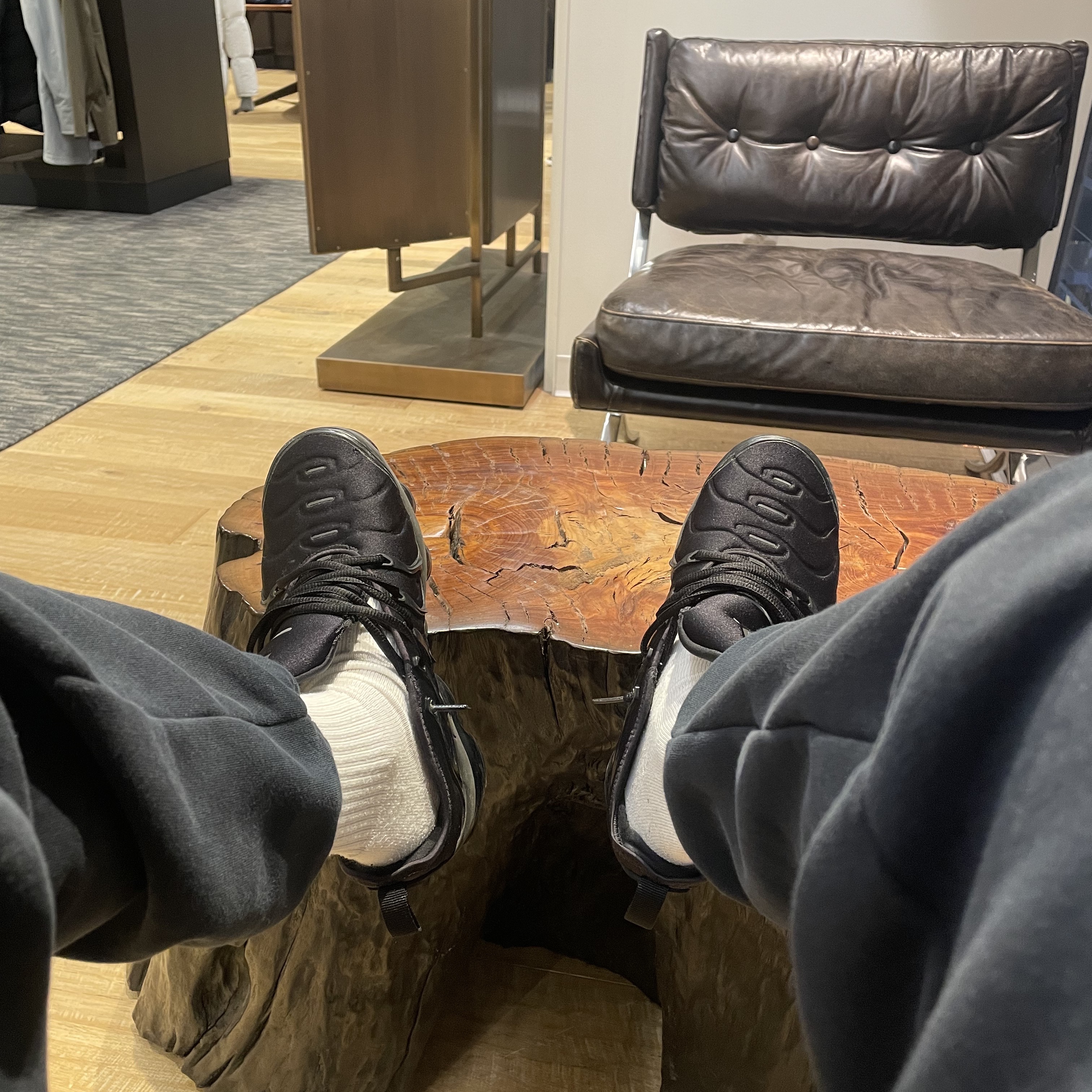 Nike Air VaporMax Plus Triple Black, The North Face 1996 Eco Nuptse Jacket Black 착용 스타일 - 2