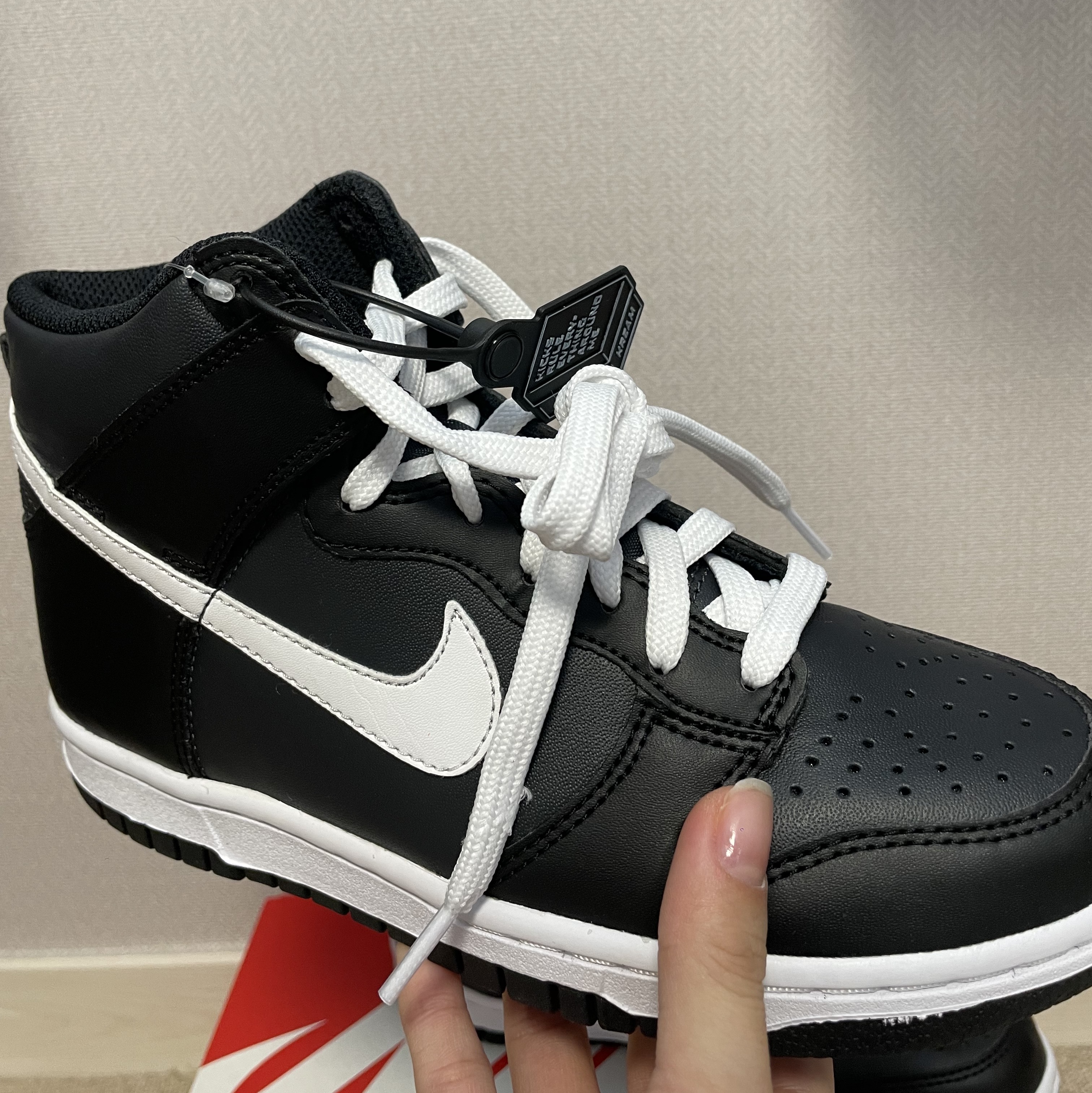 (GS) Nike Dunk High Anthracite 착용 스타일 - 1
