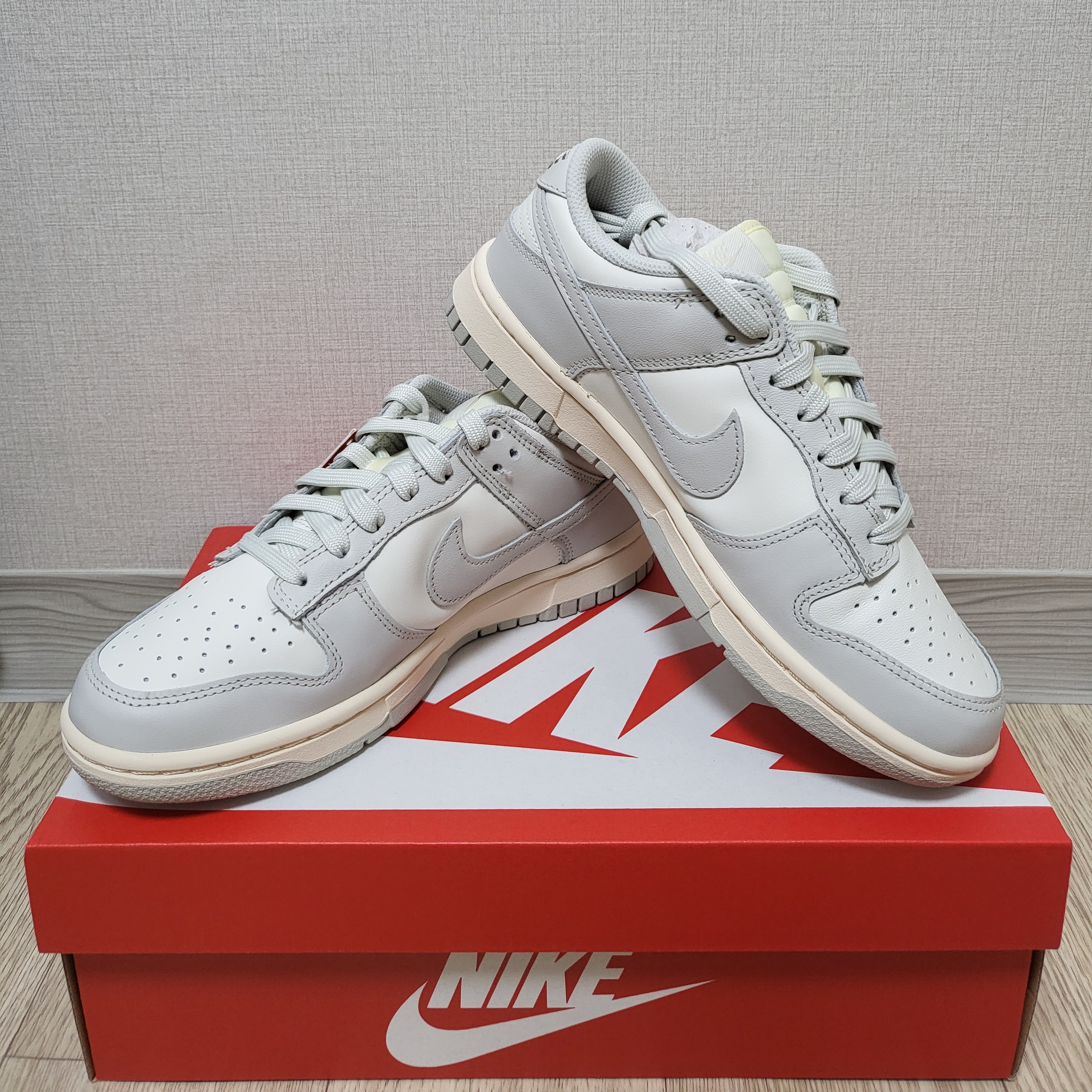 (W) Nike Dunk Low Light Bone 착용 스타일 - 2