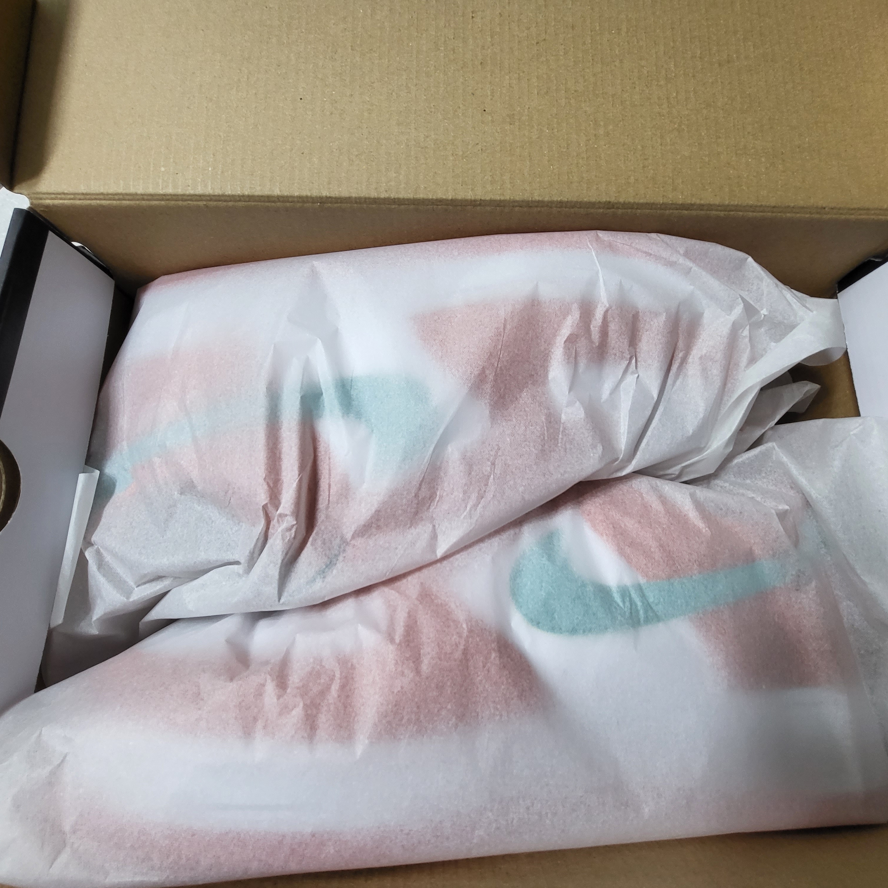 Nike Air Force 1 '07 LV8 Athletic Club Rush Orange Washed Teal 착용 스타일
