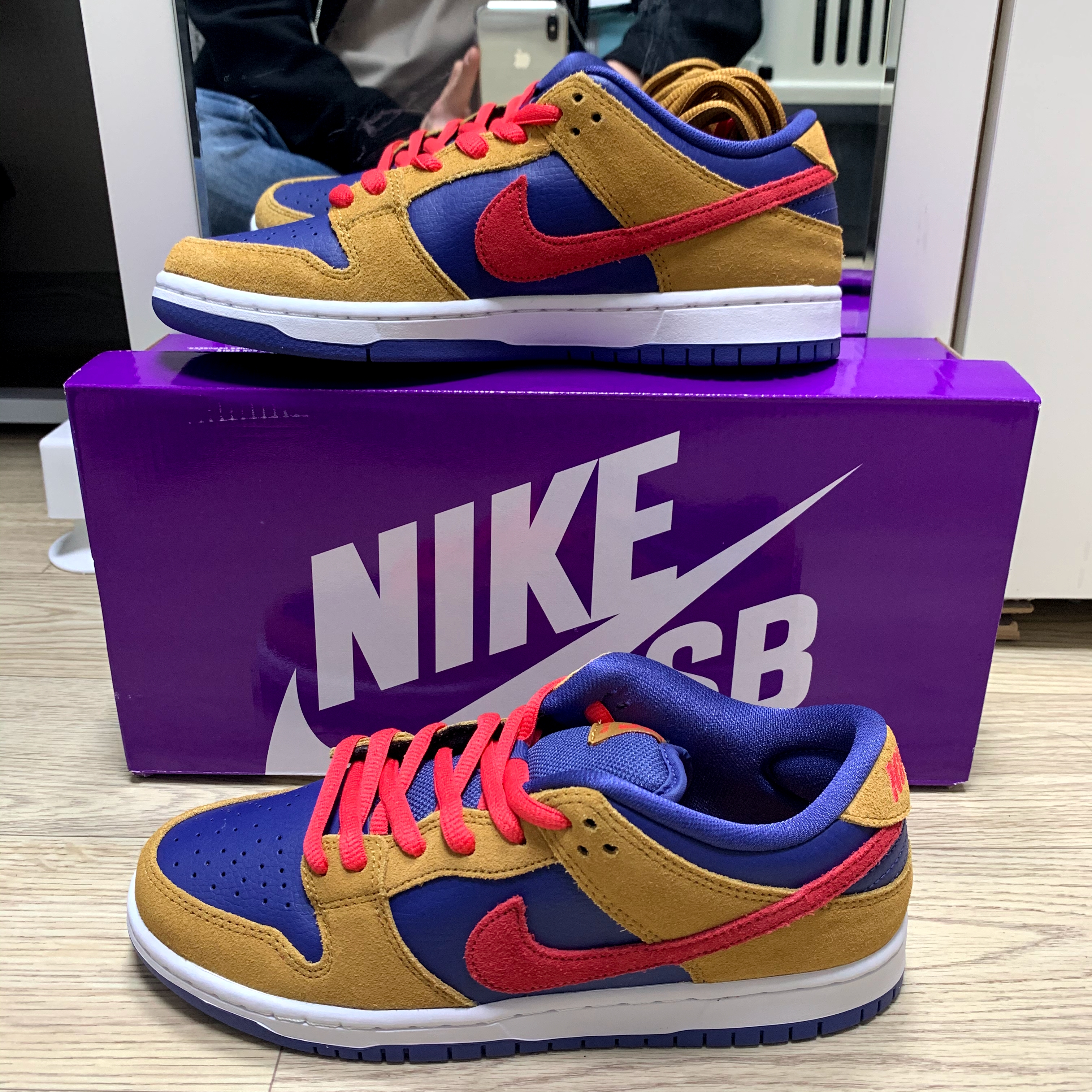 Nike SB Dunk Low Pro Wheat and Purple 착용 스타일