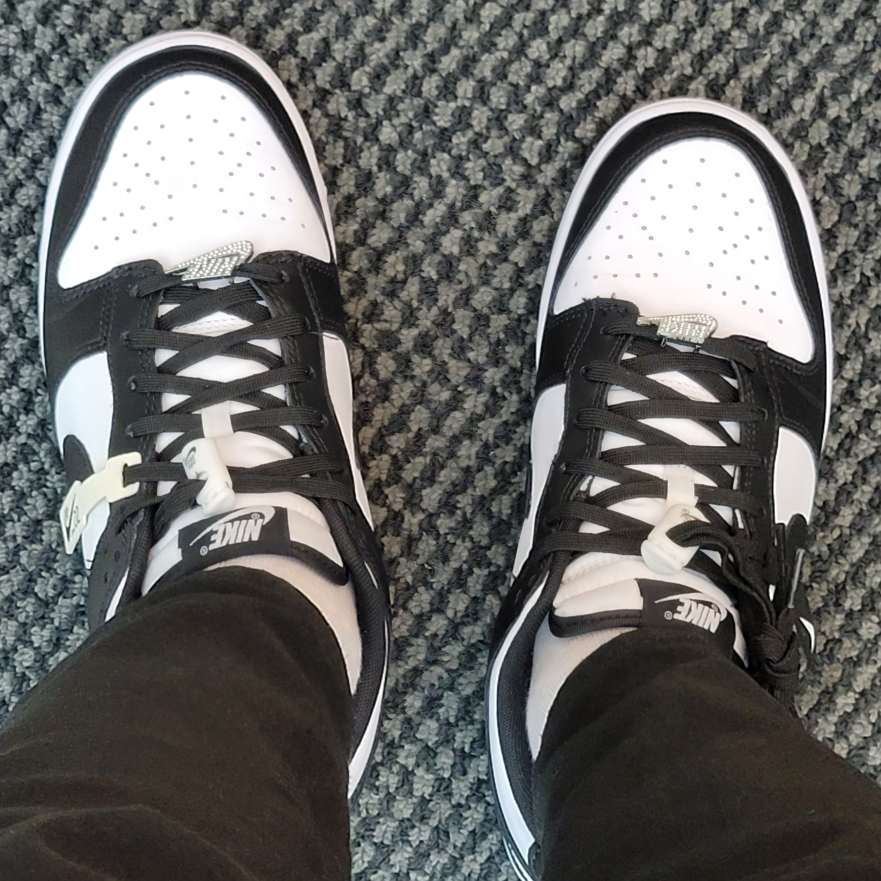 Nike Dunk Low Retro Black 착용 스타일 - 1