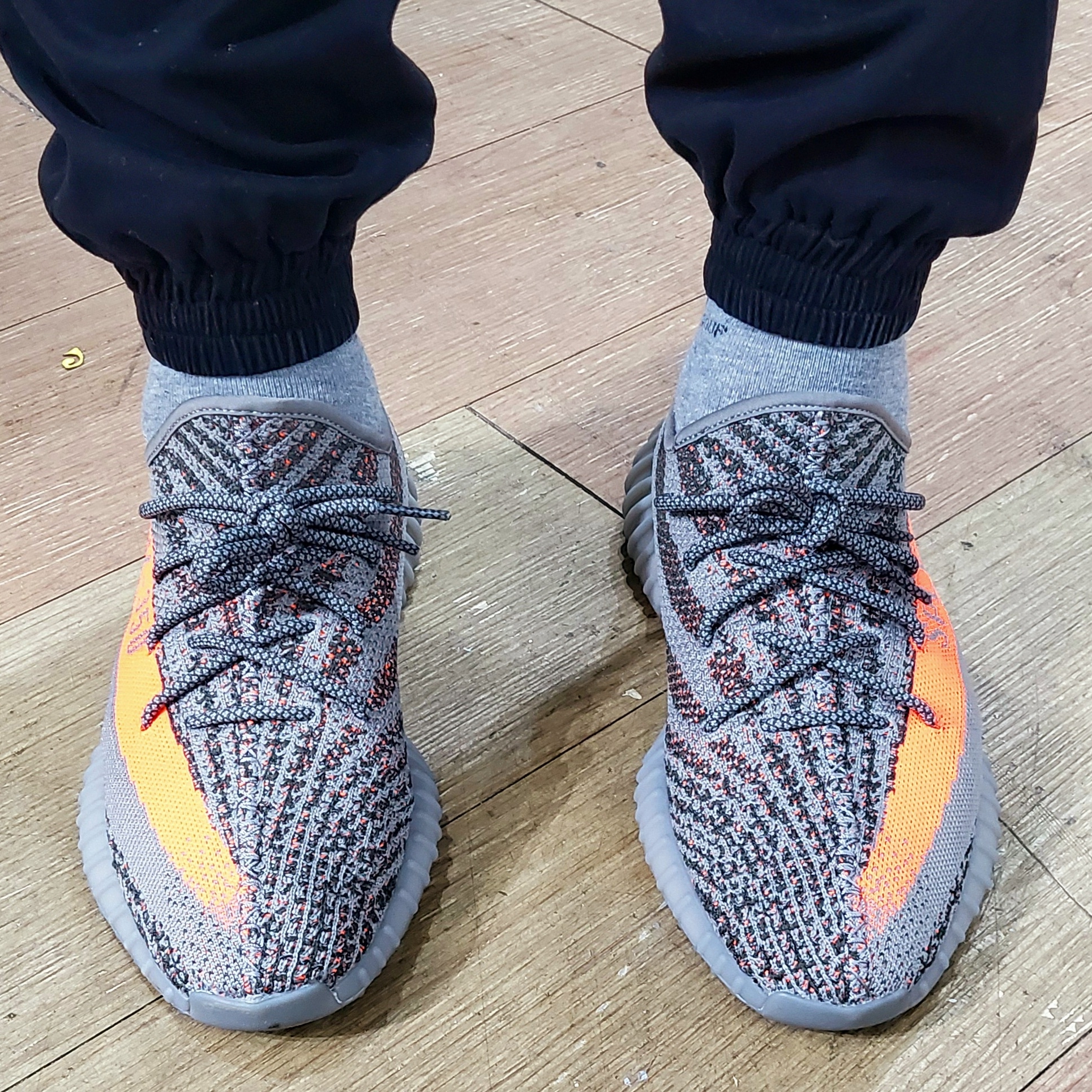 Adidas Yeezy Boost 350 V2 Beluga - Reflective 착용 스타일 - 1