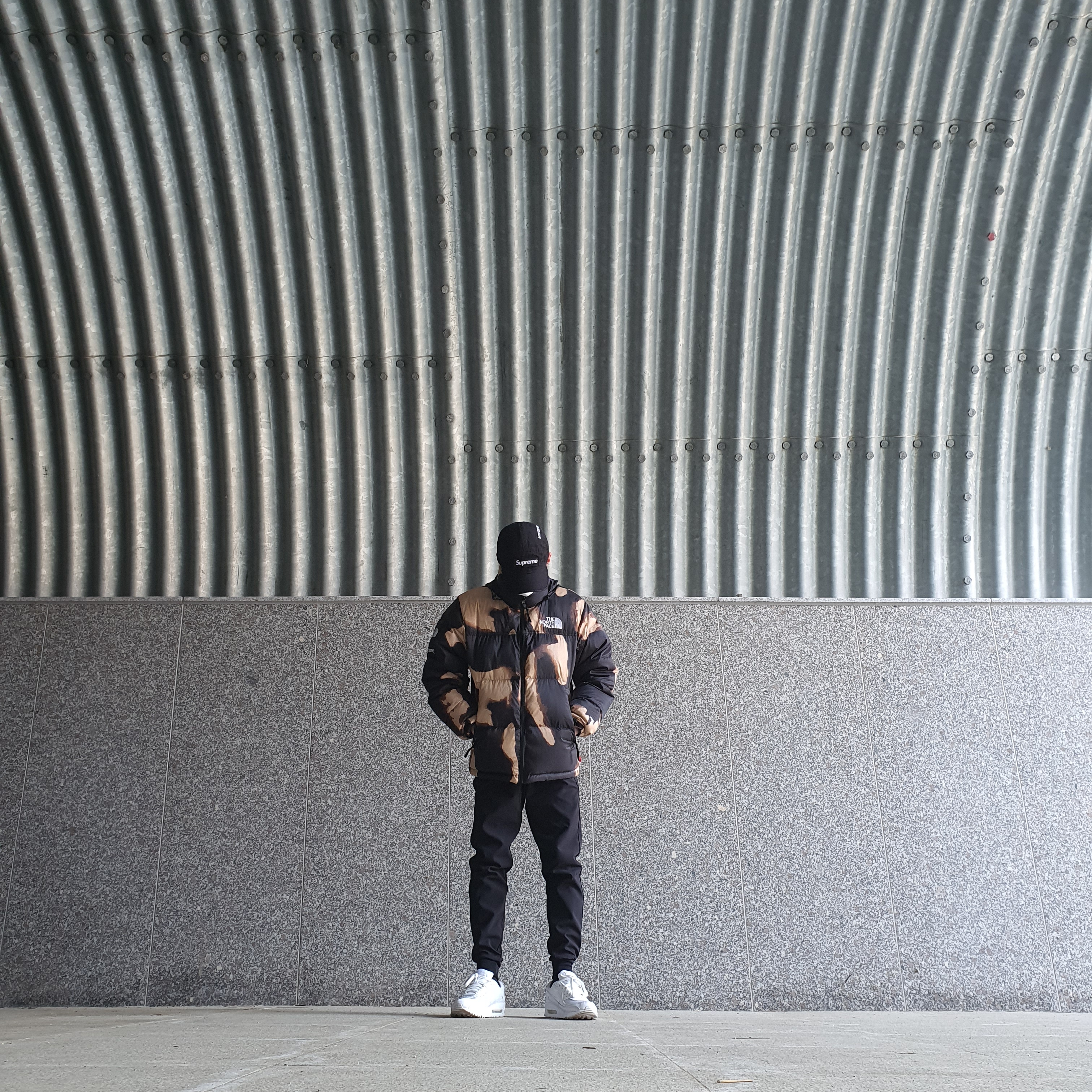 Supreme x The North Face Bleached Denim Print Nuptse Jacket Black - 21FW, Supreme Military Camp Cap Black - 21FW 착용 스타일 - 2