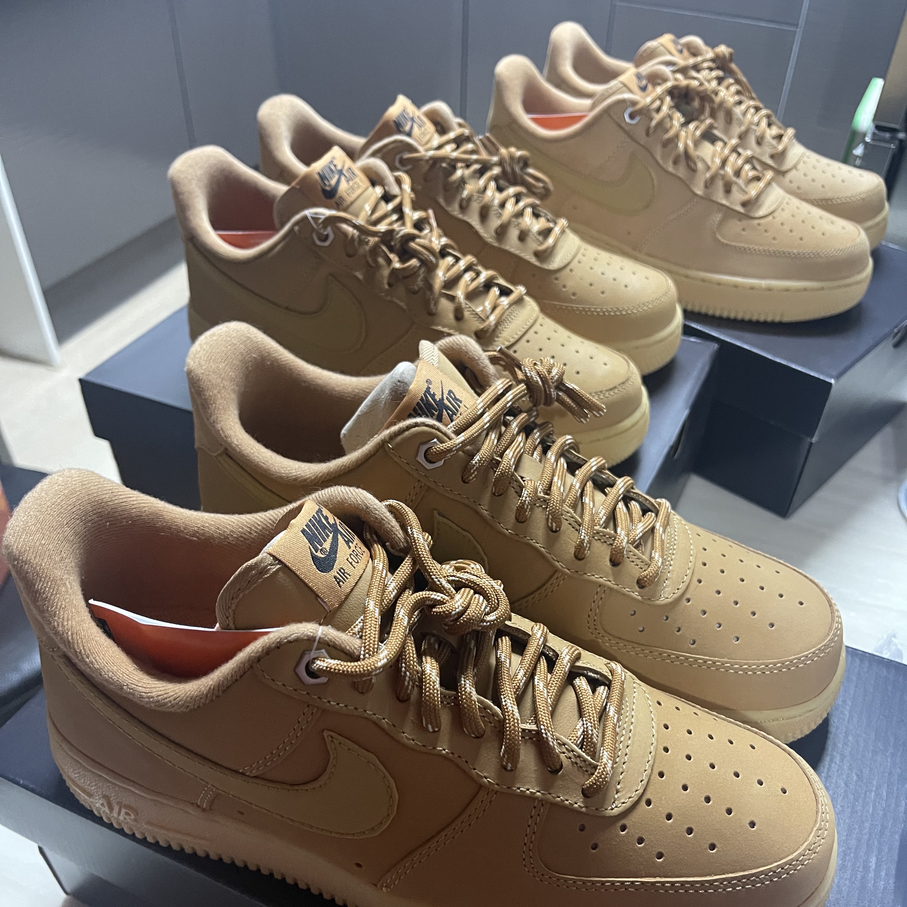 Nike Air Force 1 '07 WB Flax 착용 스타일