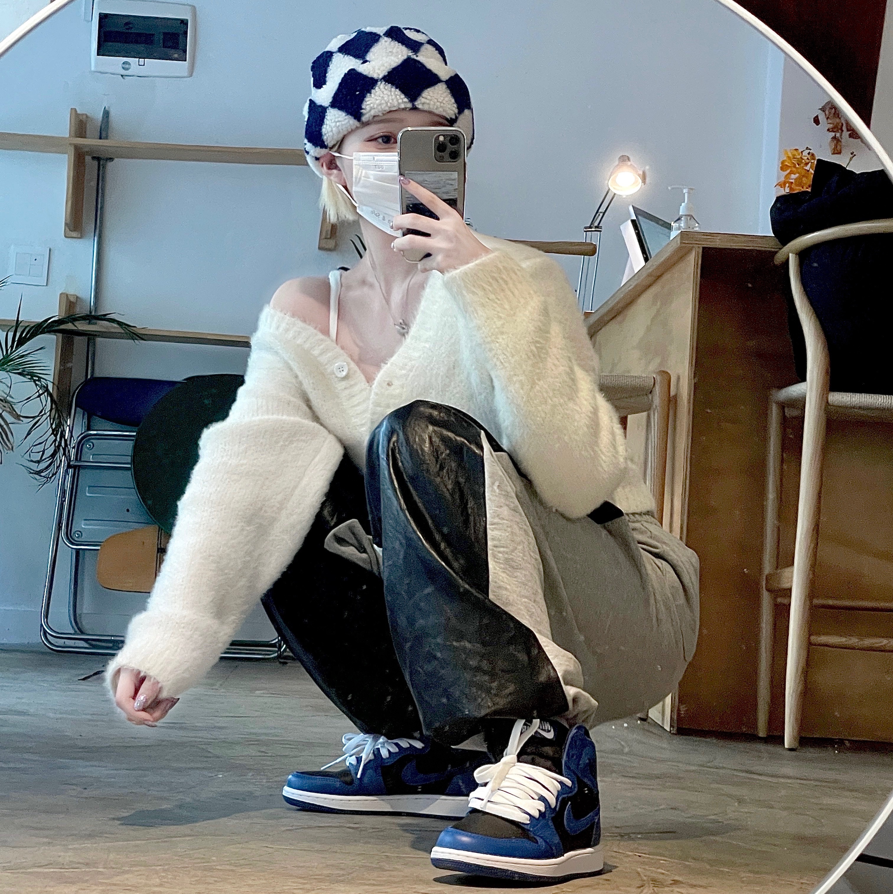 Jordan 1 Retro High OG Dark Marina Blue, (GS) Jordan 1 Retro High OG Dark Marina Blue 착용 스타일 - 2