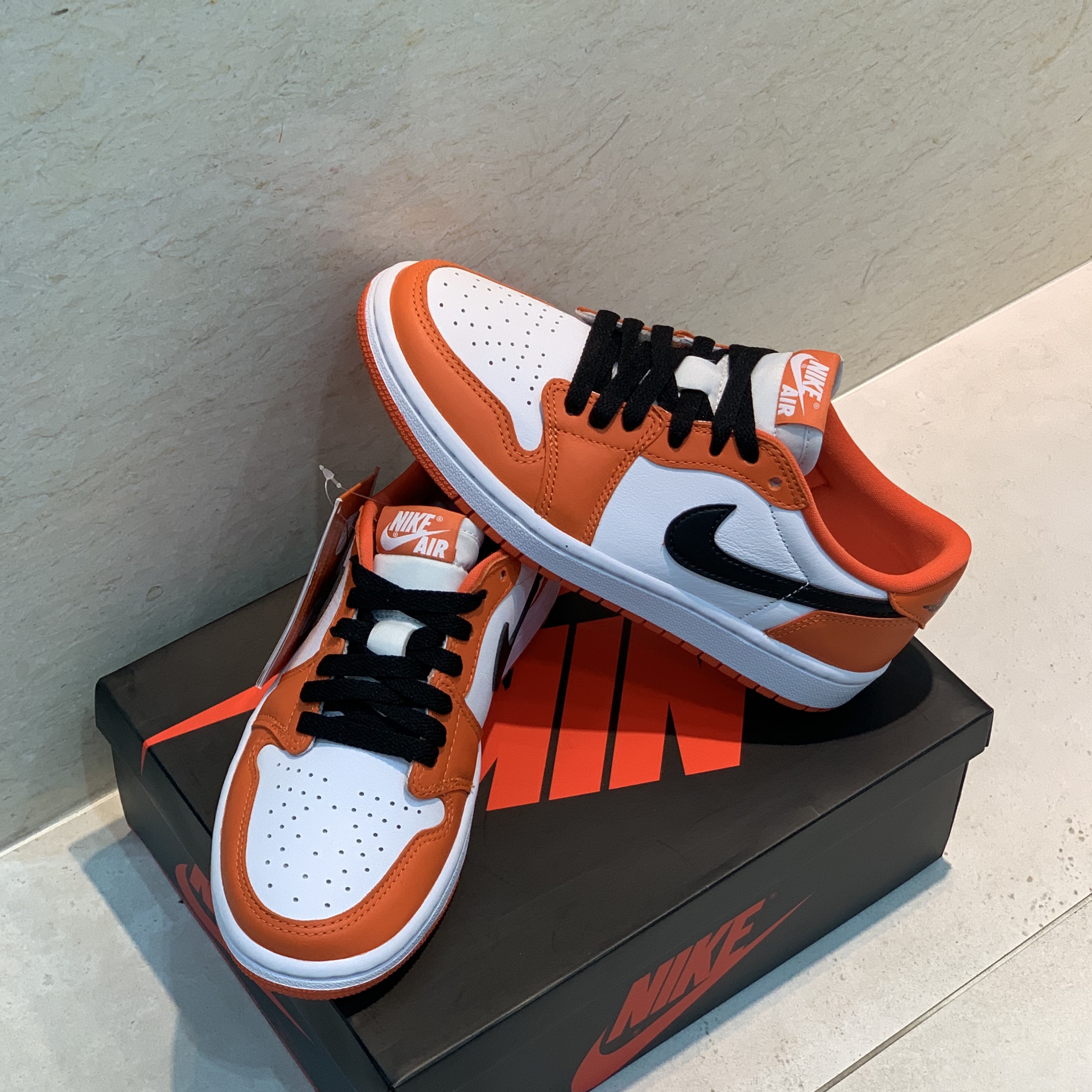 (W) Jordan 1 Low OG Starfish 착용 스타일 - 1