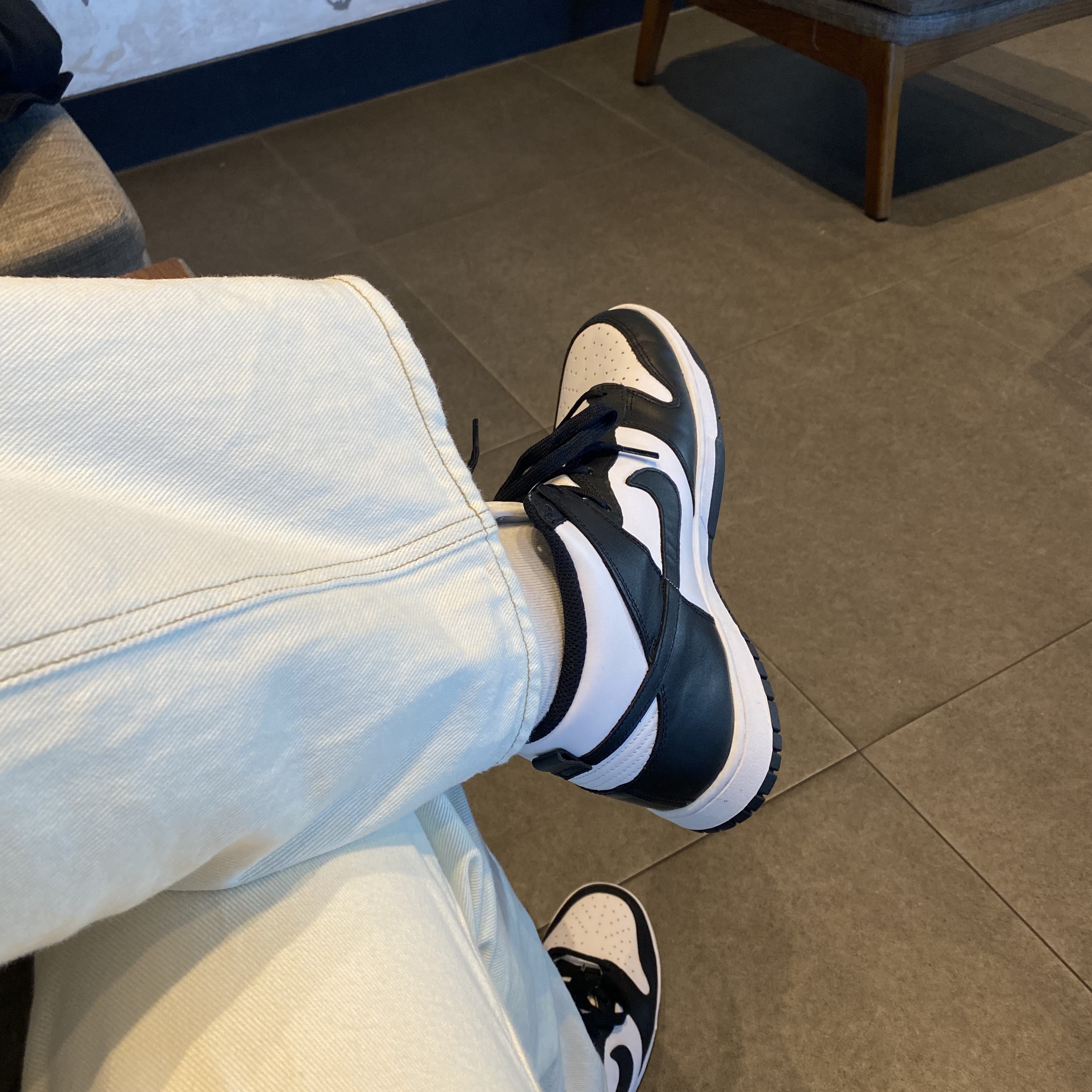 (W) Nike Dunk High Black and White 착용 스타일