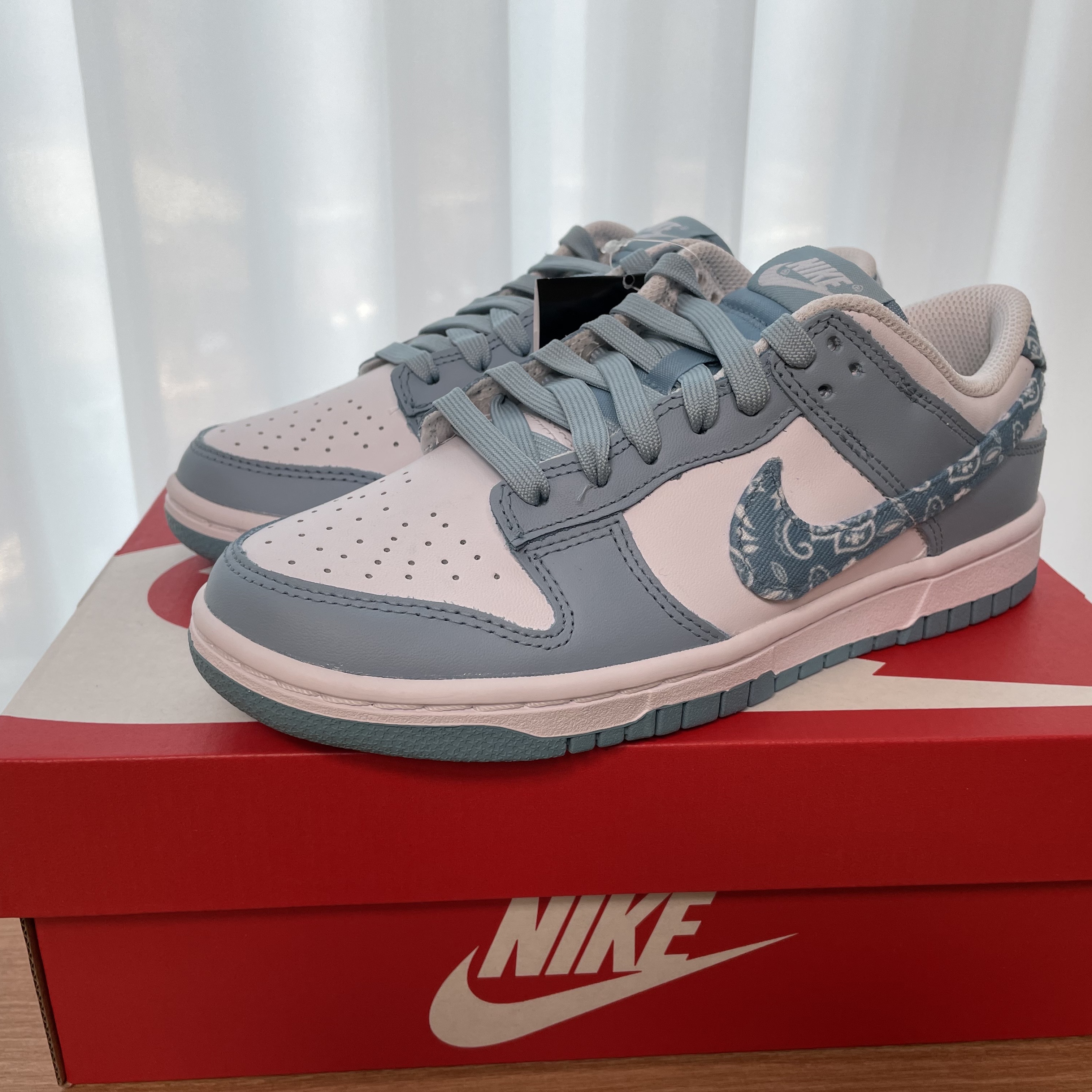 (W) Nike Dunk Low Essential Blue Paisley 착용 스타일