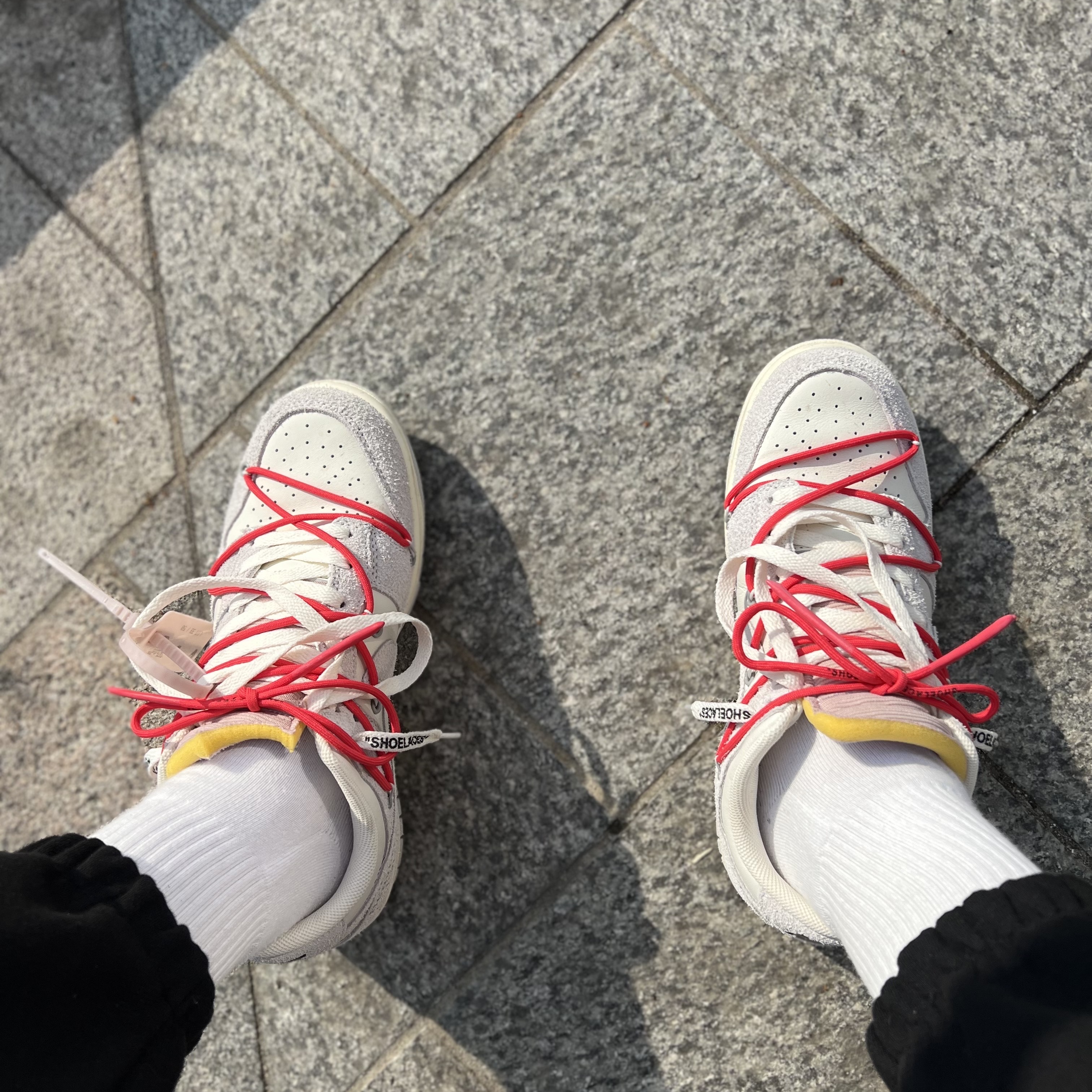 Nike x Off-White Dunk Low The 50 - Lot 33, Jordan 1 x Travis Scott x Fragment Retro Low OG SP Military Blue 착용 스타일 - 1