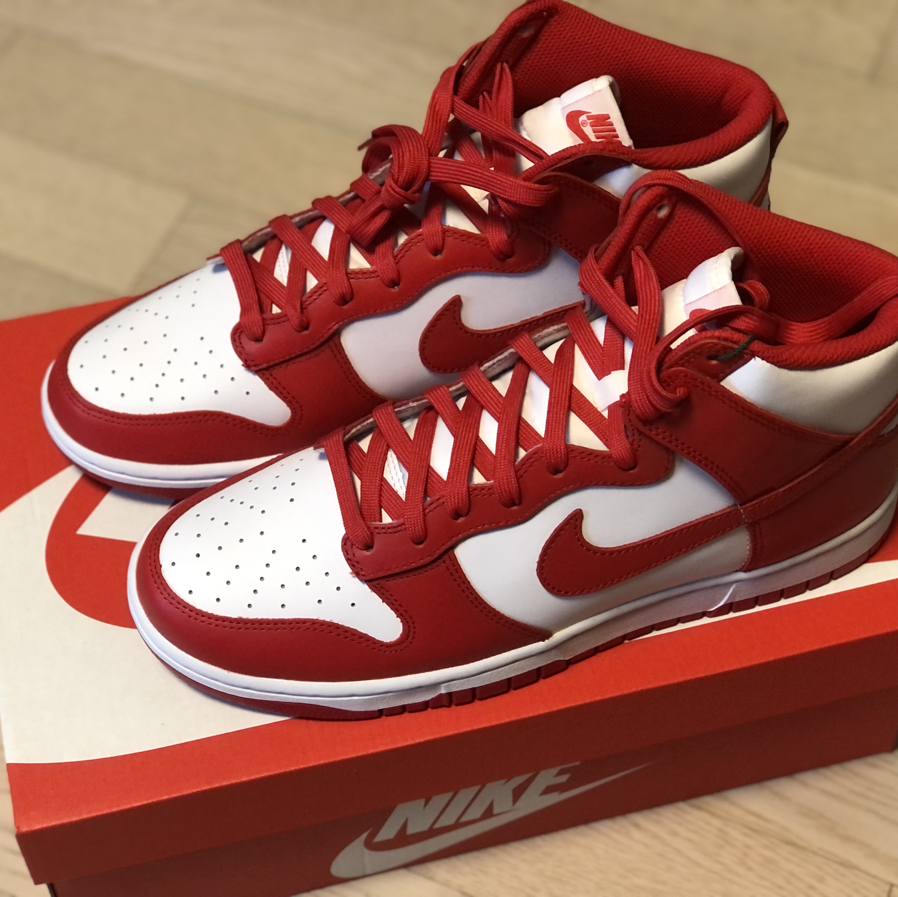 Nike Dunk High Retro Championship White and Red 착용 스타일