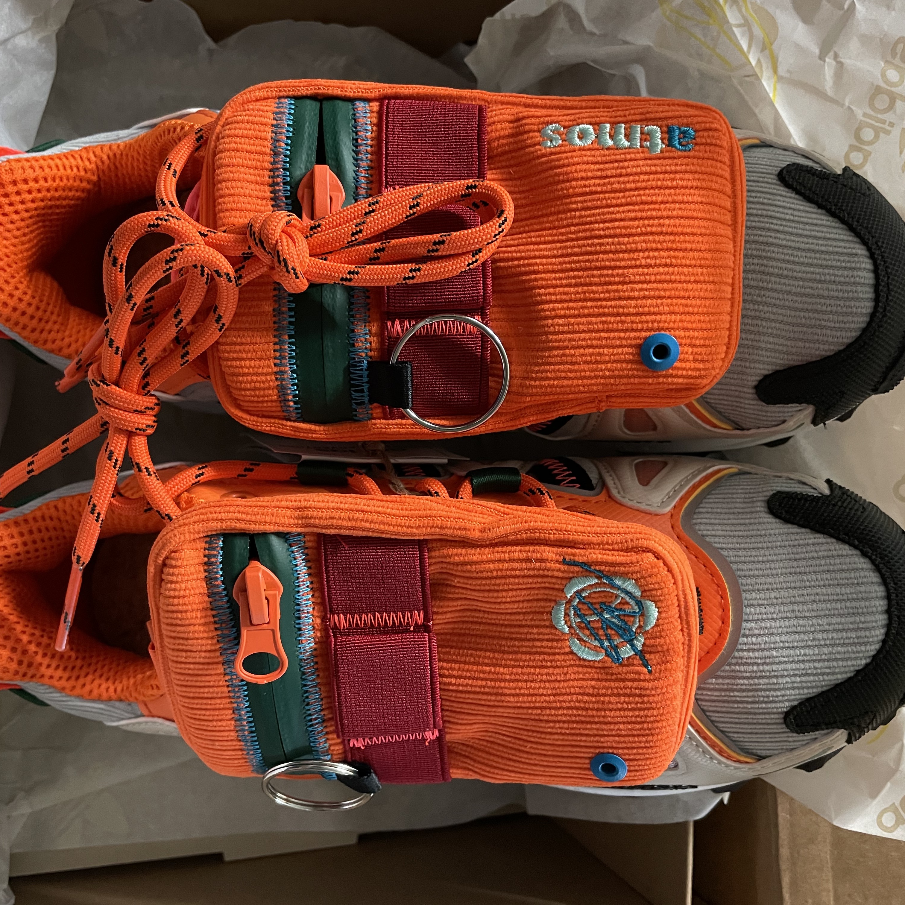Adidas x Sean Wotherspoon x Atmos Superturf Adventure Stone Power Red 착용 스타일 - 2