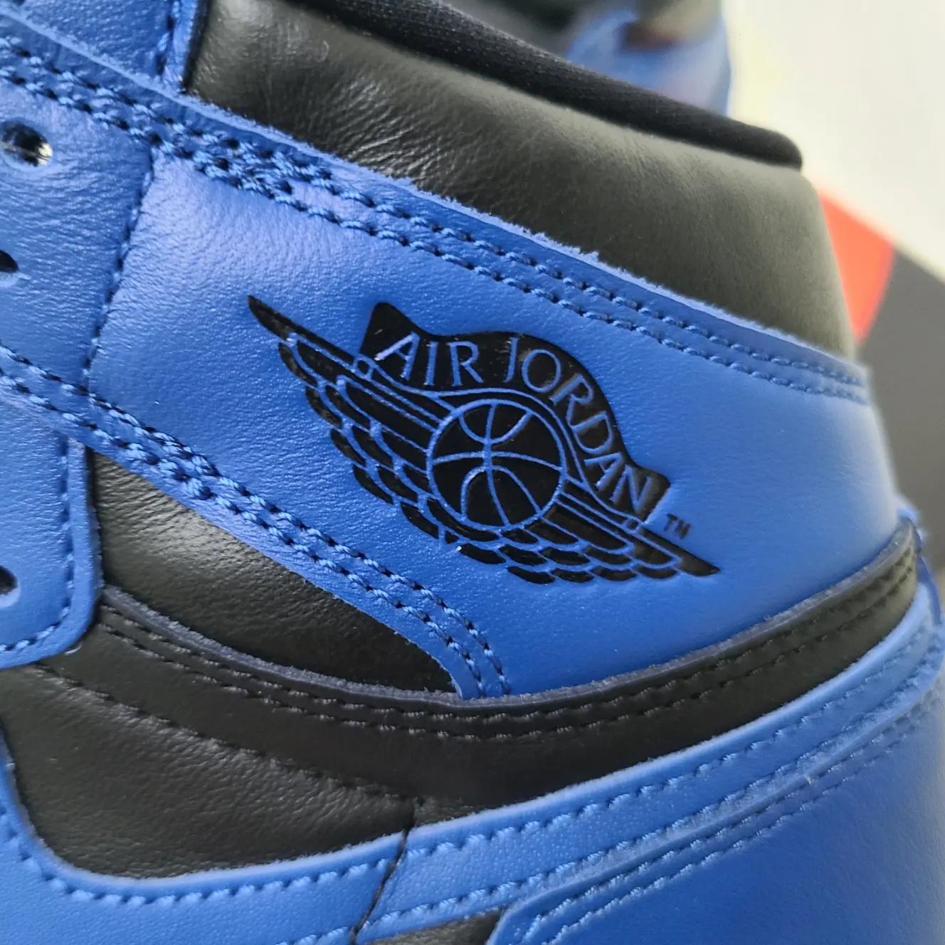 Jordan 1 Retro High OG Dark Marina Blue 착용 스타일 - 3