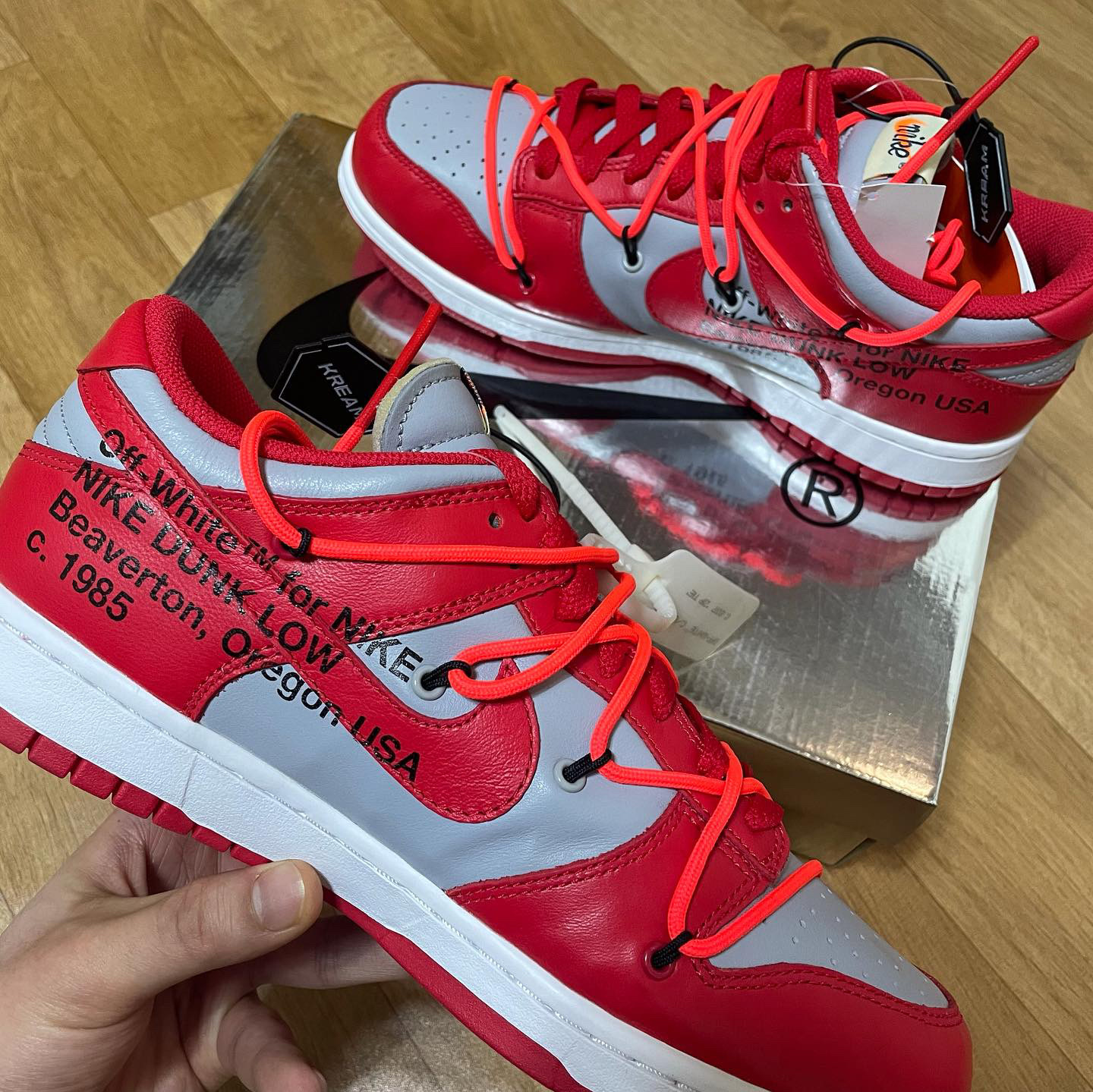 Nike x Off-White Dunk Low University Red 착용 스타일