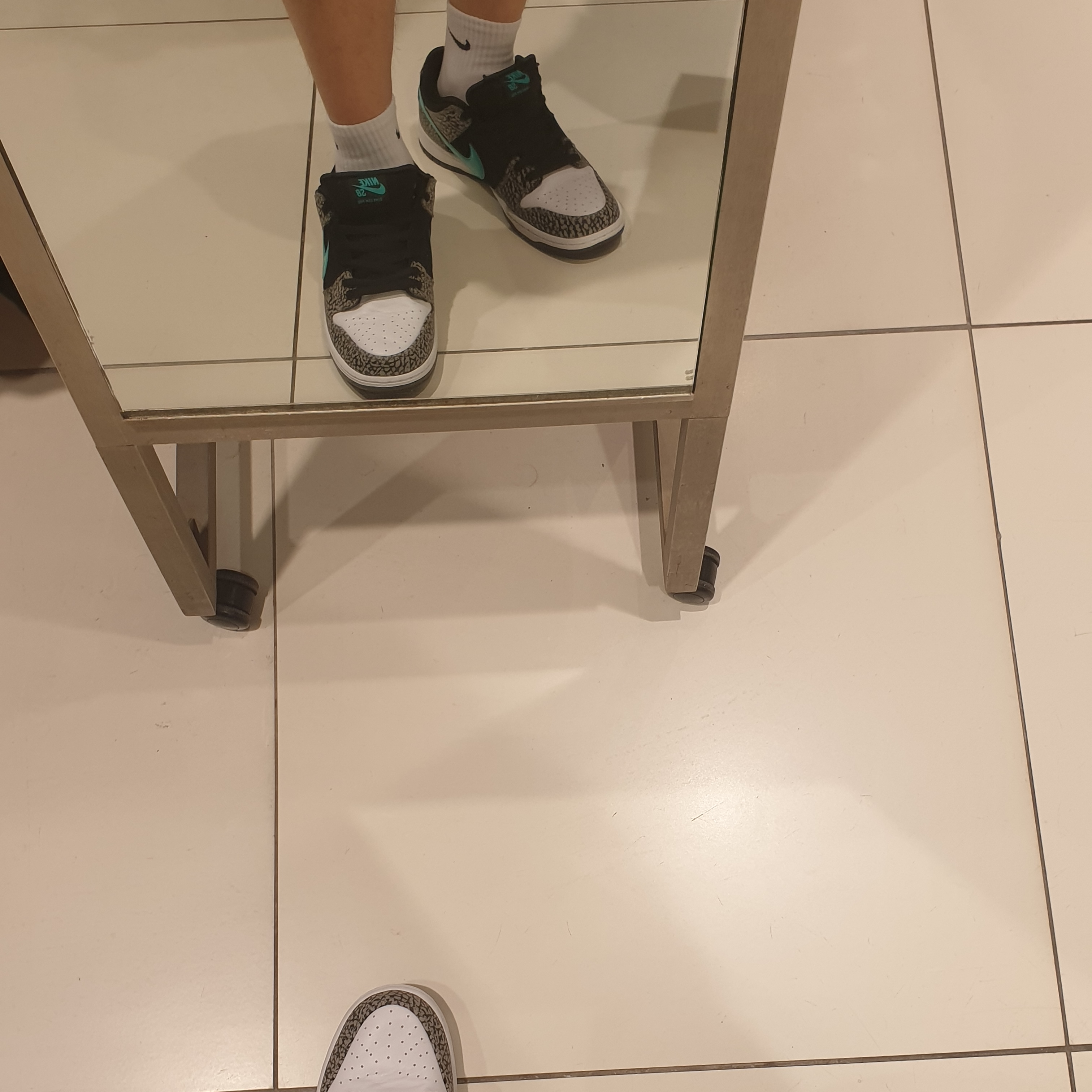 Nike SB Dunk Low Pro Clear Jade 착용 스타일
