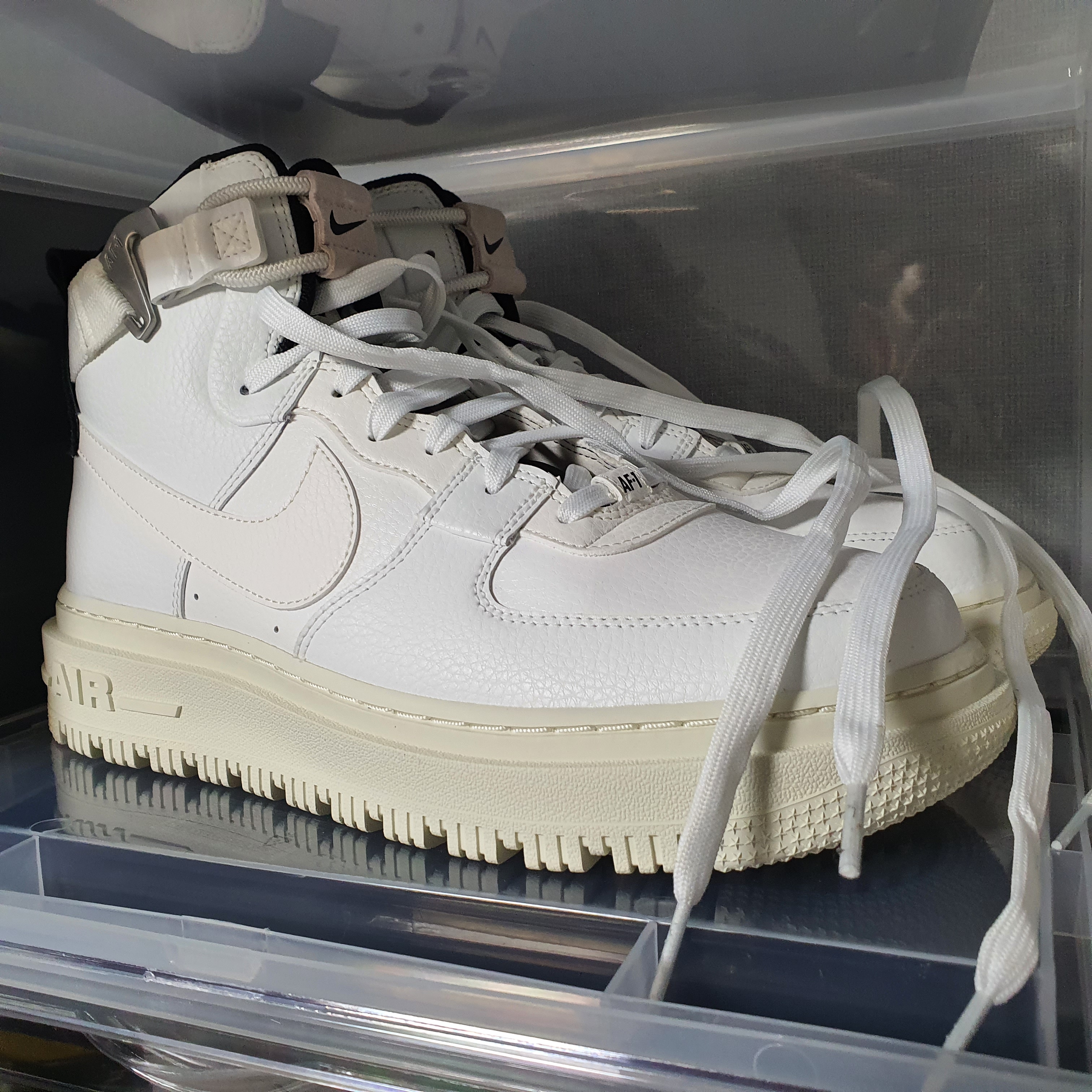 (W) Nike Air Force 1 High Utility 2.0 Summit White 착용 스타일