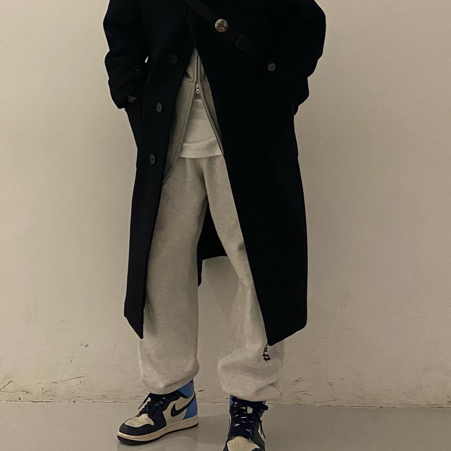 Jordan 1 Retro High Obsidian UNC 착용 스타일 - 2