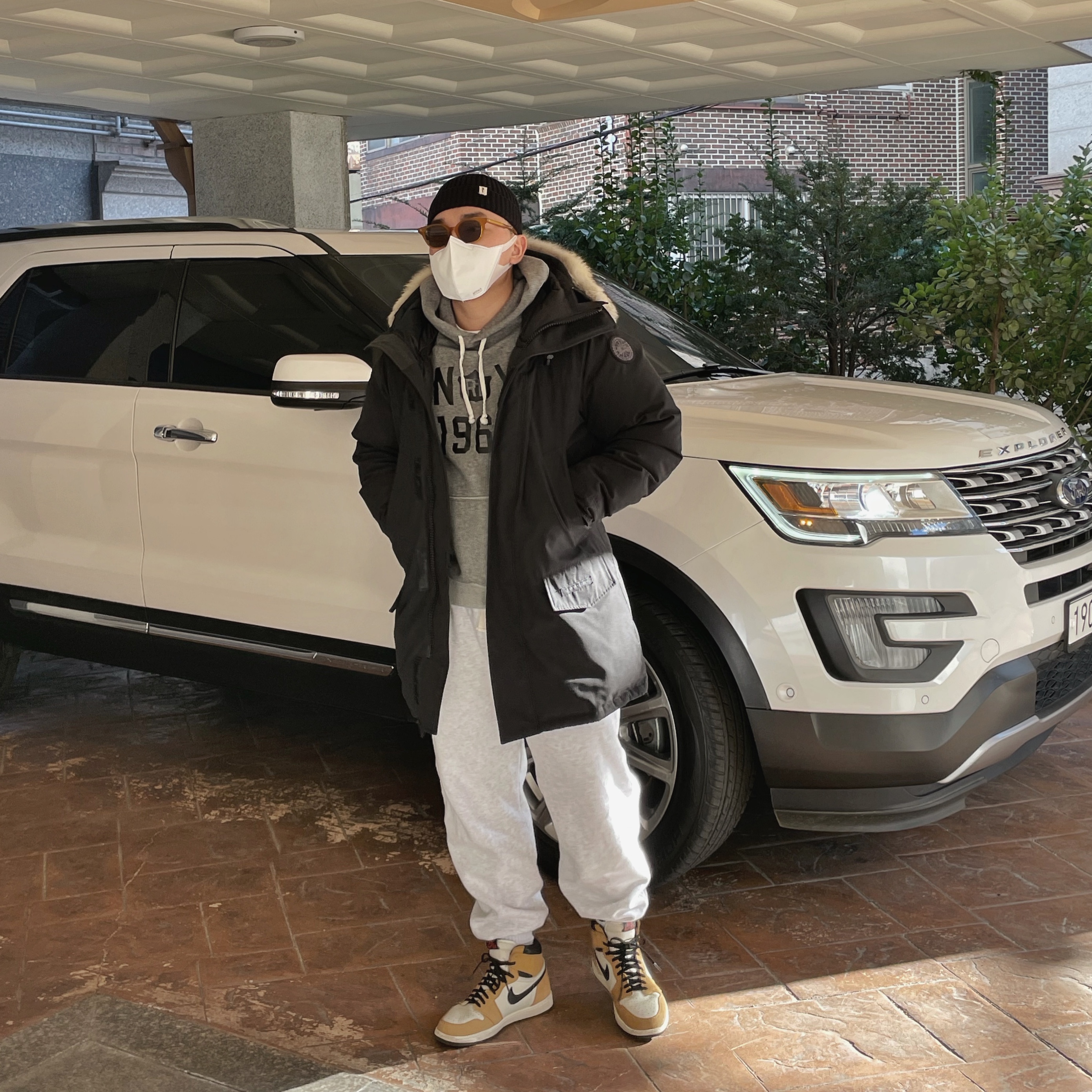 Jordan 1 Retro High Rookie of the Year, Canada Goose Chateau Parka Black Label Black 착용 스타일