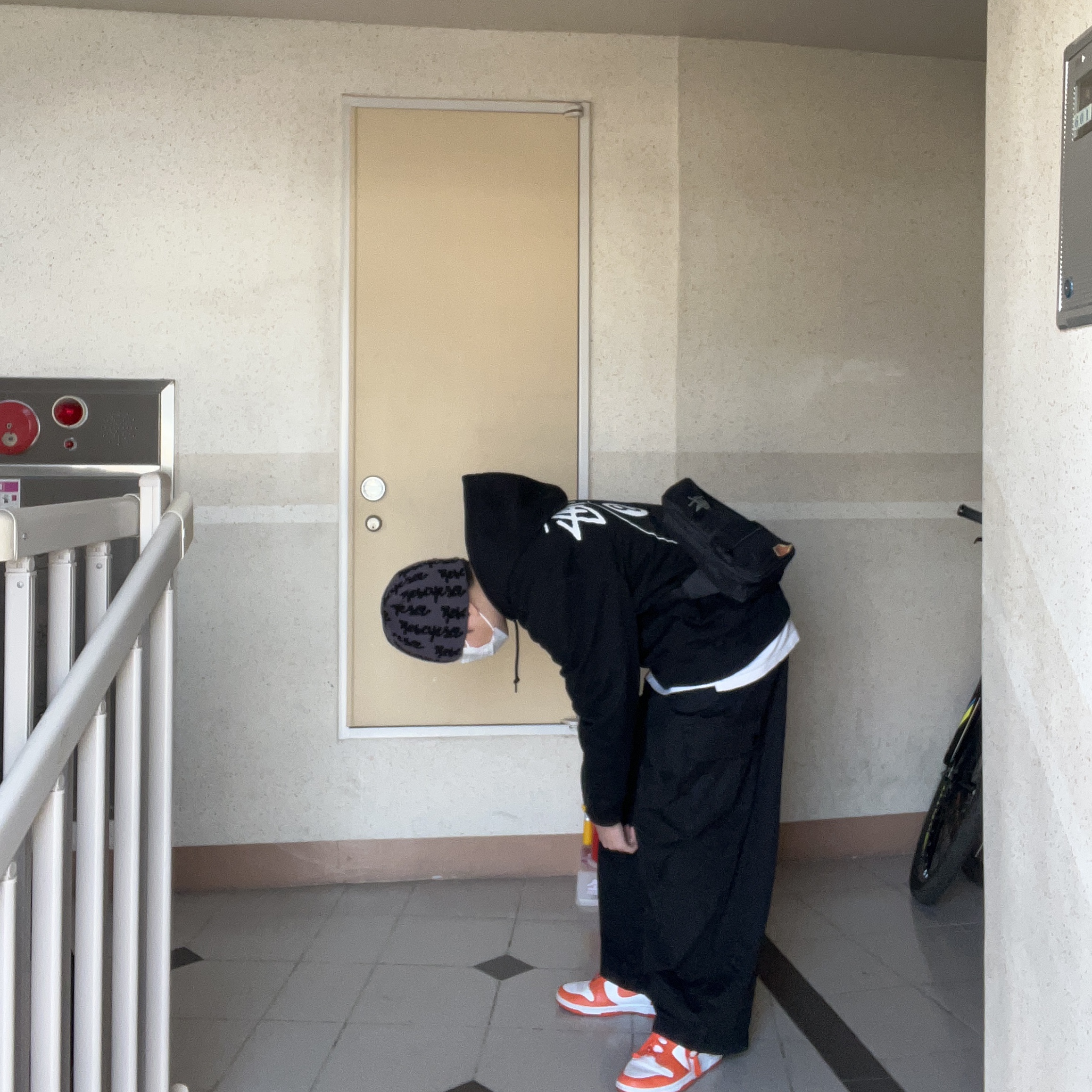 Stussy 8 Ball Hoodie Black - 21FW, Nike Dunk High Retro Orange Blaze 착용 스타일 - 3