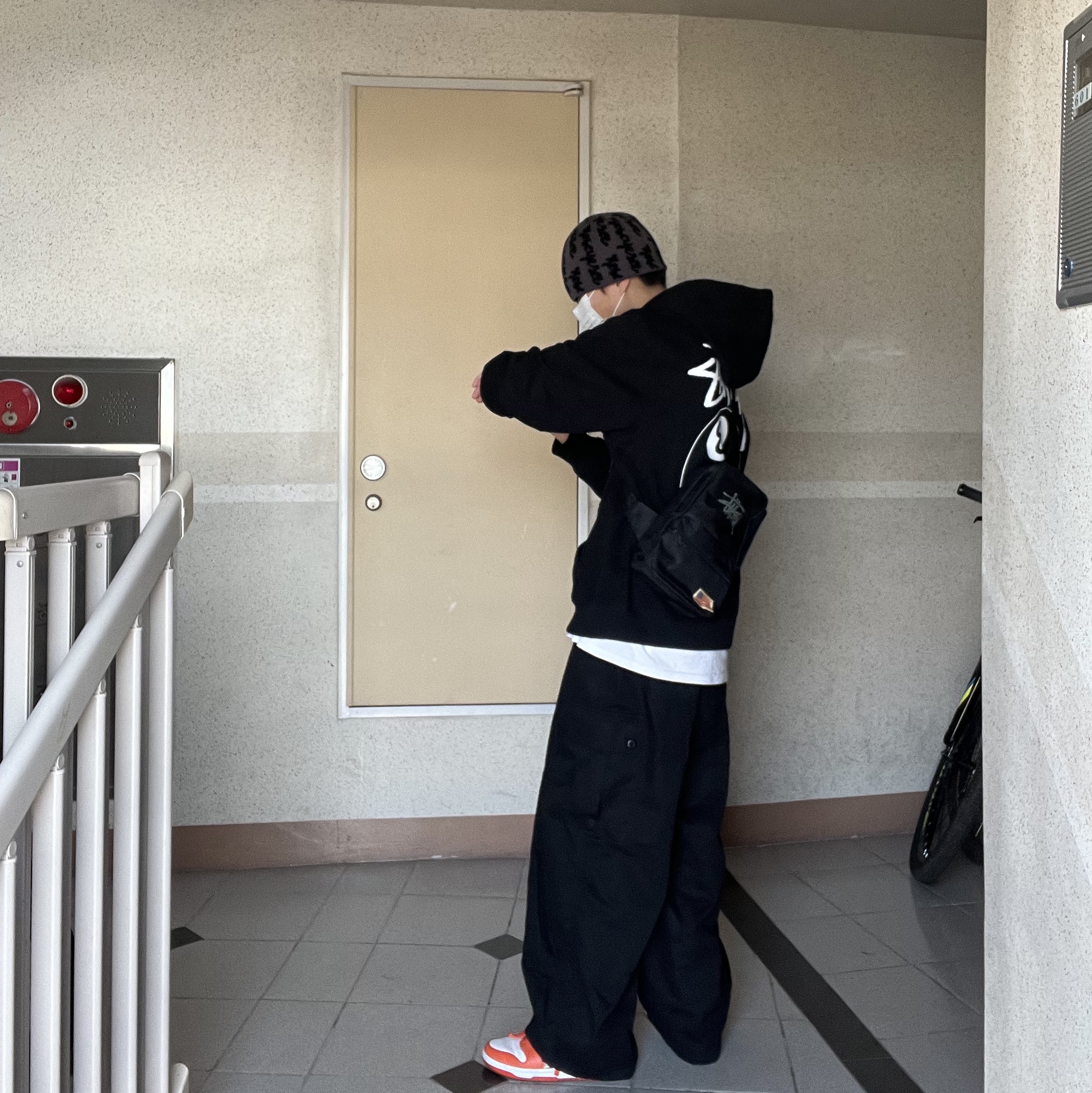 Stussy 8 Ball Hoodie Black - 21FW, Nike Dunk High Retro Orange Blaze 착용 스타일 - 2