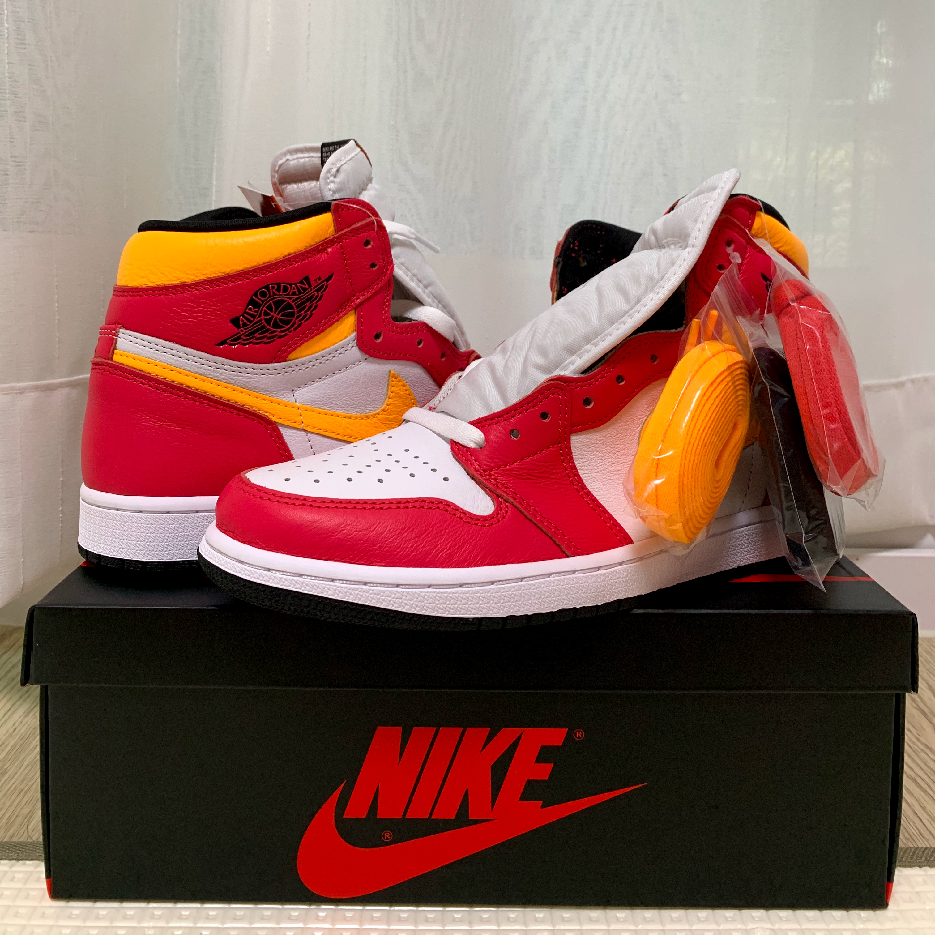 Jordan 1 Retro High OG Light Fusion Red 착용 스타일