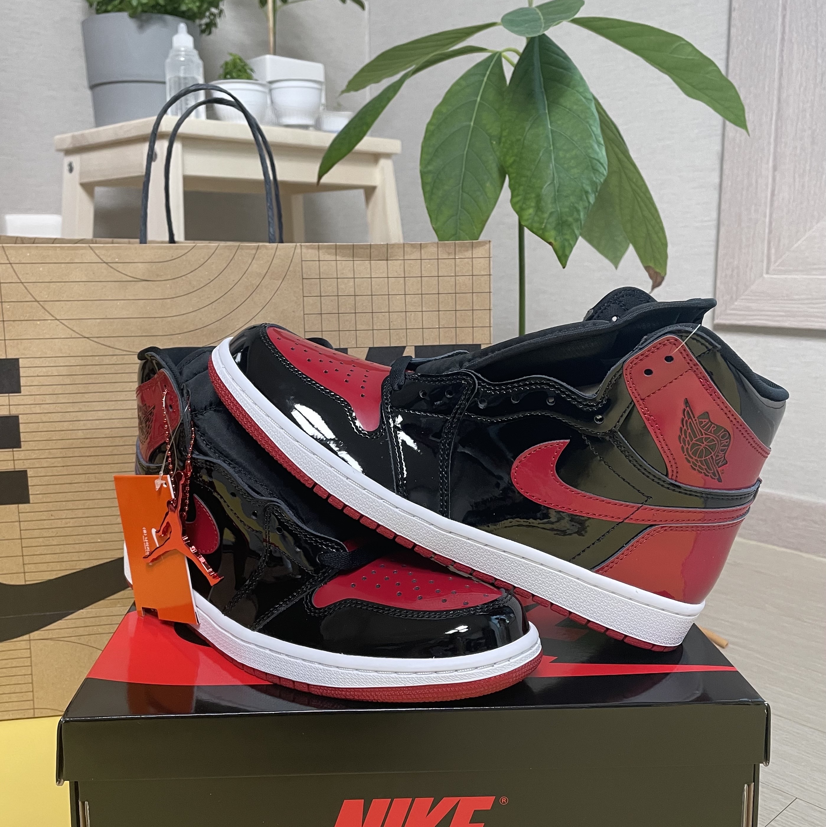 Jordan 1 Retro High OG Patent Bred 착용 스타일