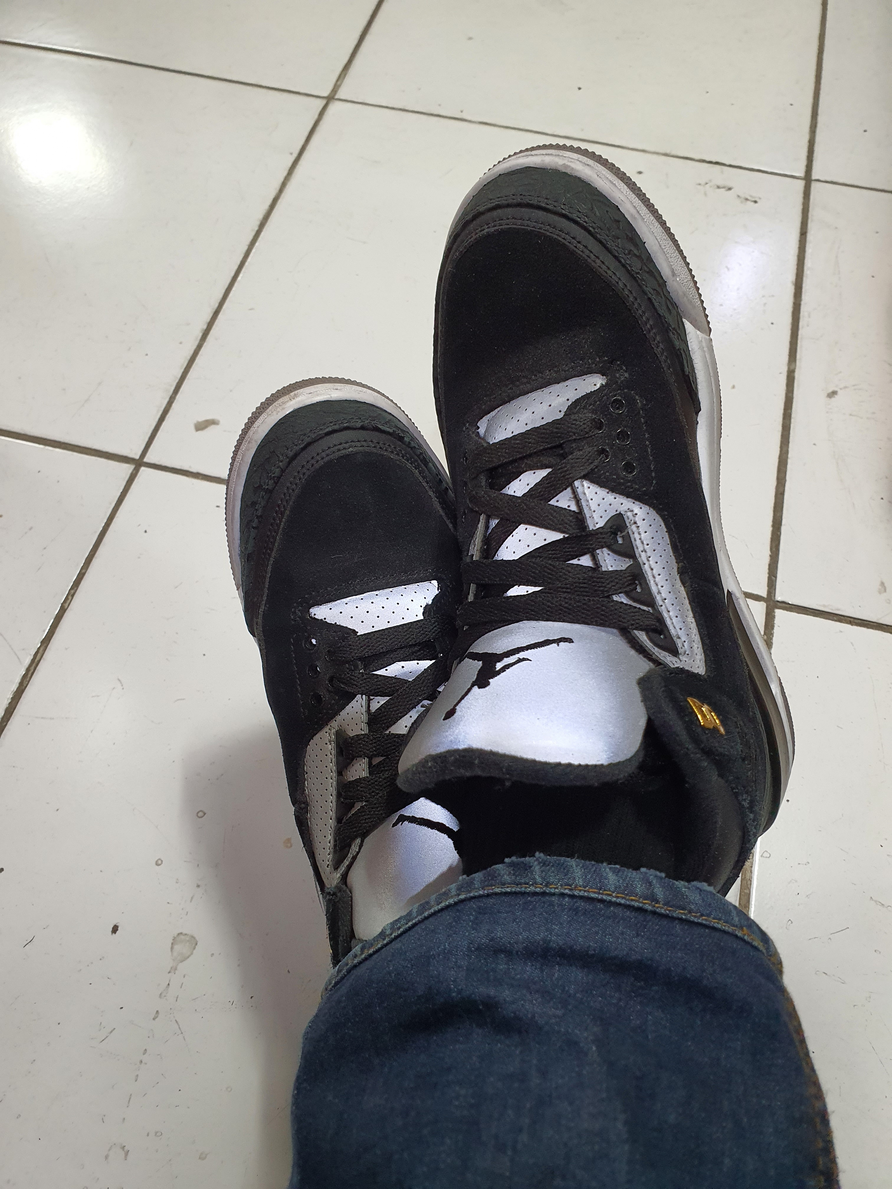 Jordan 3 Retro Tinker Black Cement Gold 착용 스타일 - 1