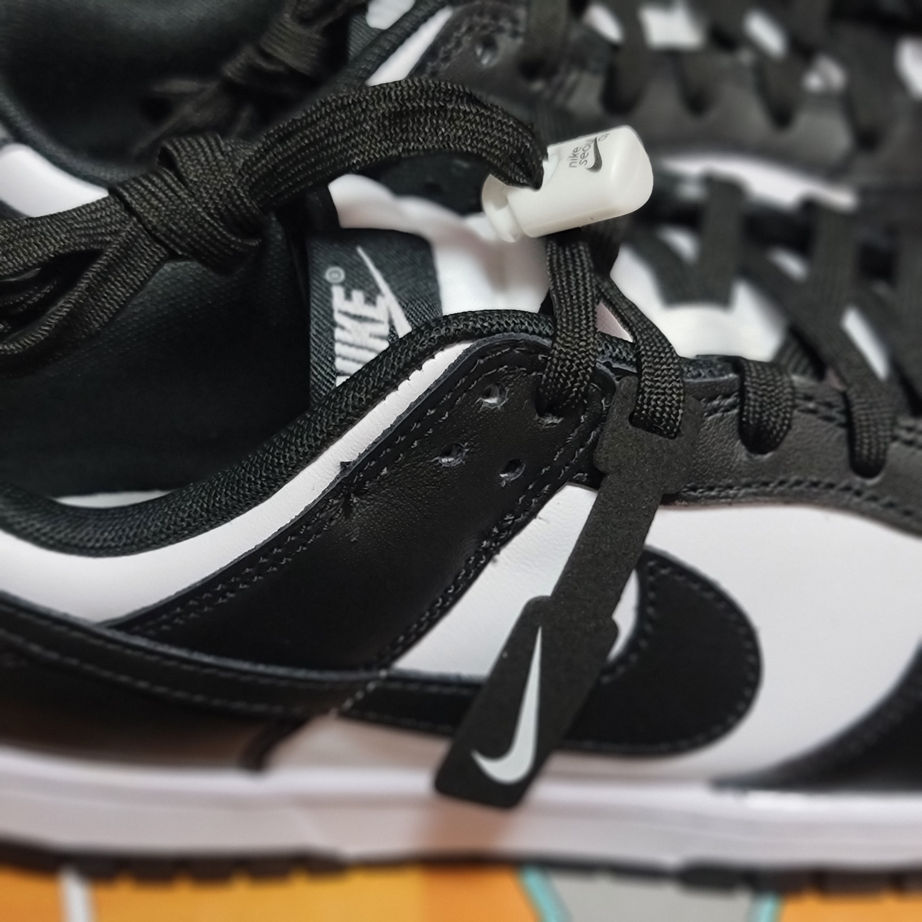 Nike Dunk Low Retro Black 착용 스타일 - 2