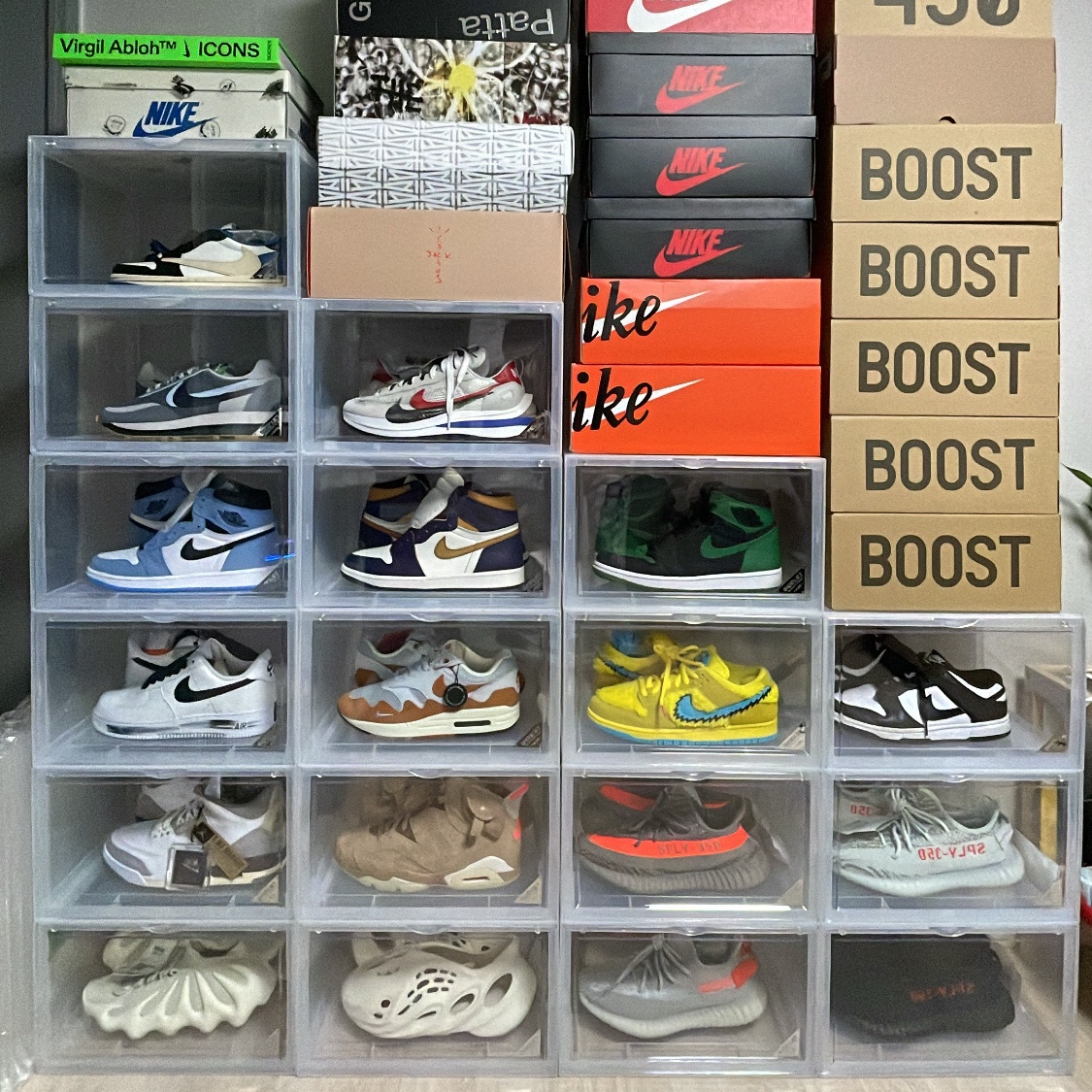 Jordan 1 x Travis Scott x Fragment Retro Low OG SP Military Blue, Nike x Sacai x Clot LDWaffle Cool Grey 착용 스타일