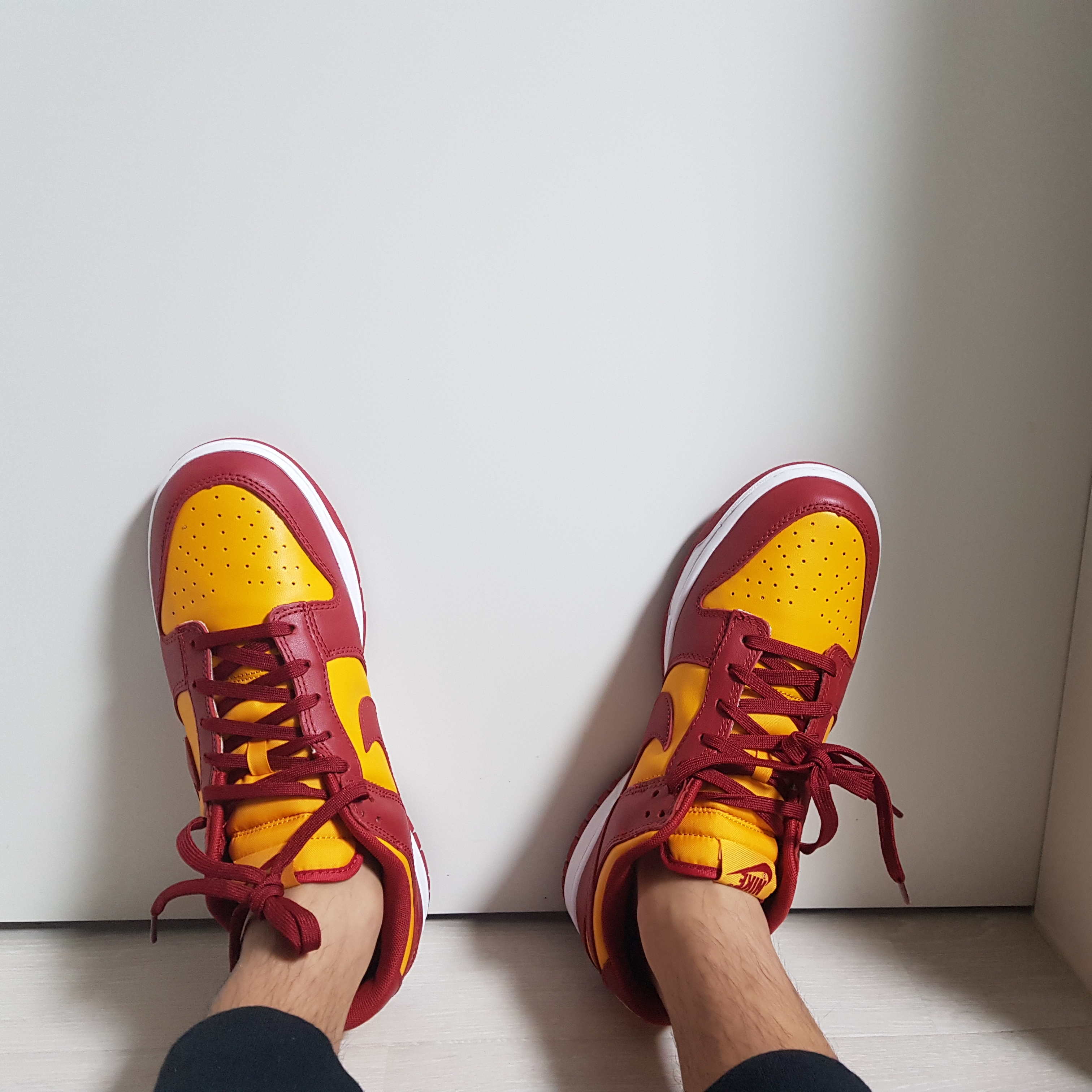 Nike Dunk Low Retro Championship Gold 착용 스타일 - 1