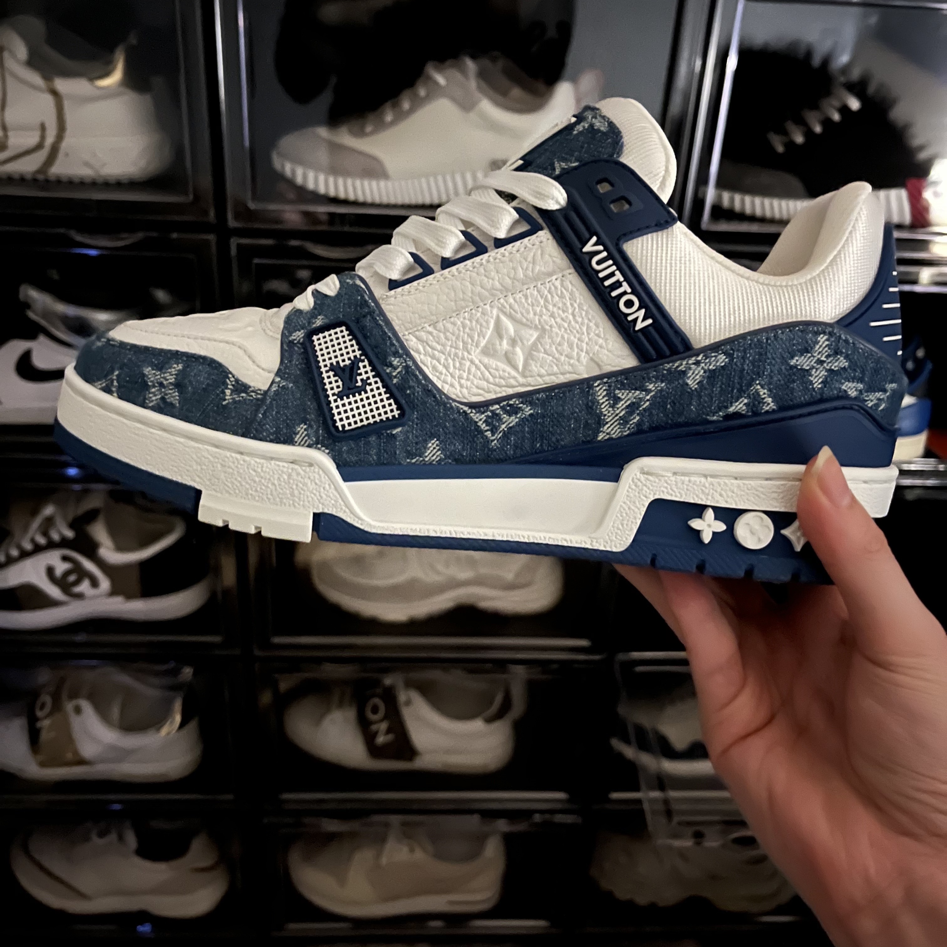 Louis Vuitton LV Trainer Sneakers Monogram Denim Blue 착용 스타일